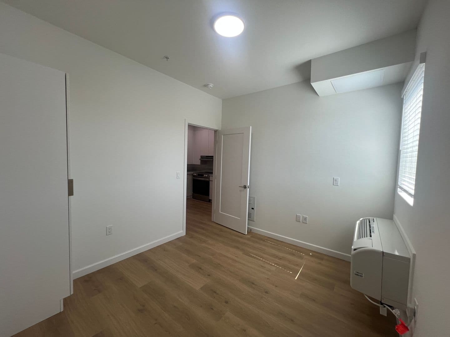 Los Angeles Apartment: 2900 S Orange Dr