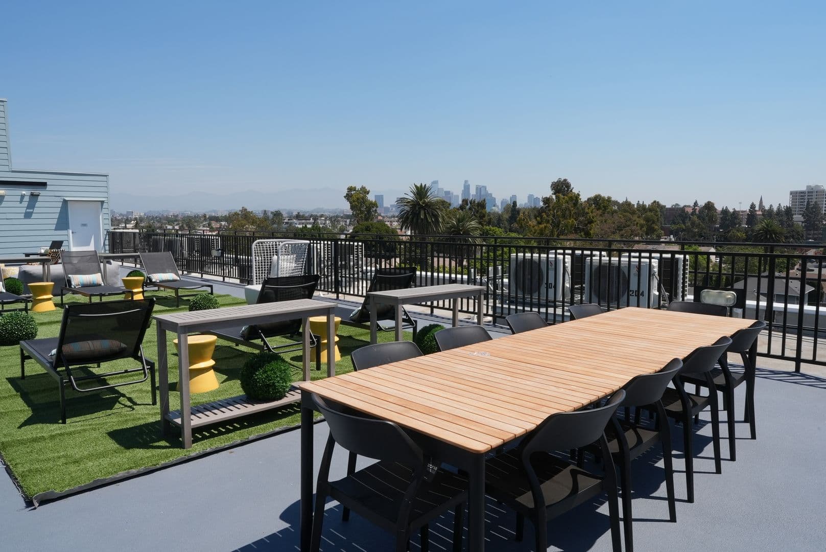 Los Angeles Apartment: 1192 W 35th St