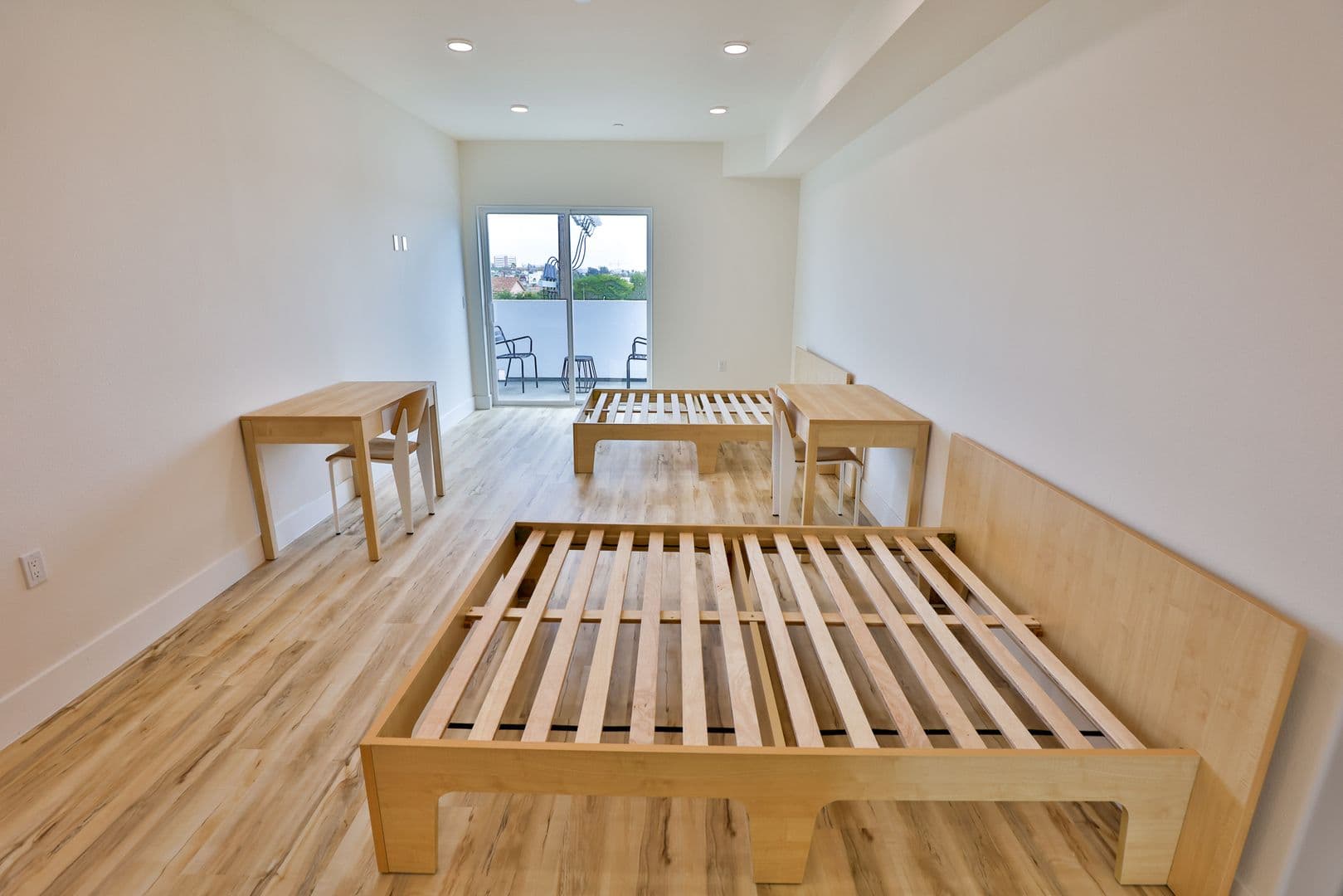 Los Angeles Apartment: 1421 W Adams Blvd