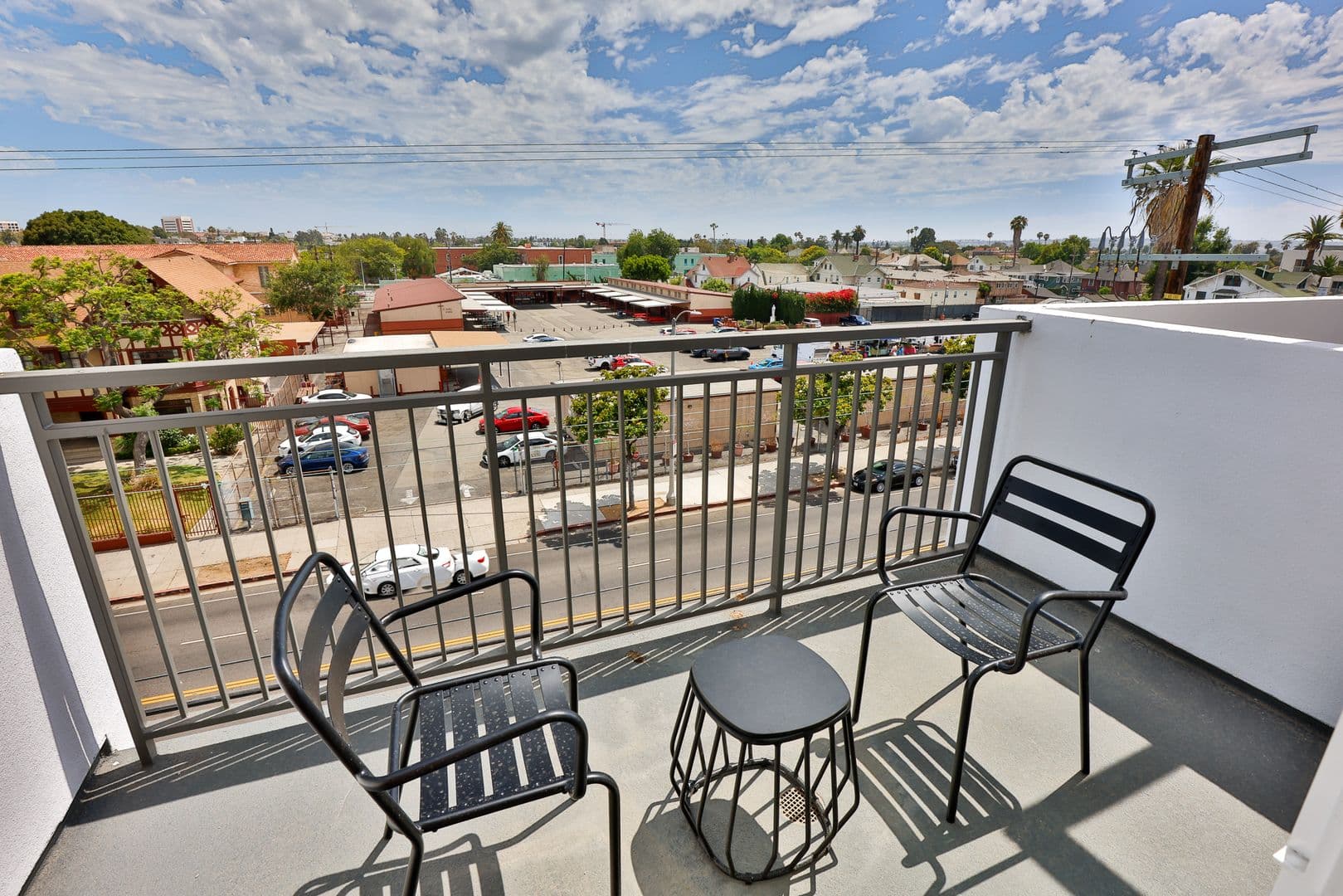Los Angeles Apartment: 1421 W Adams Blvd