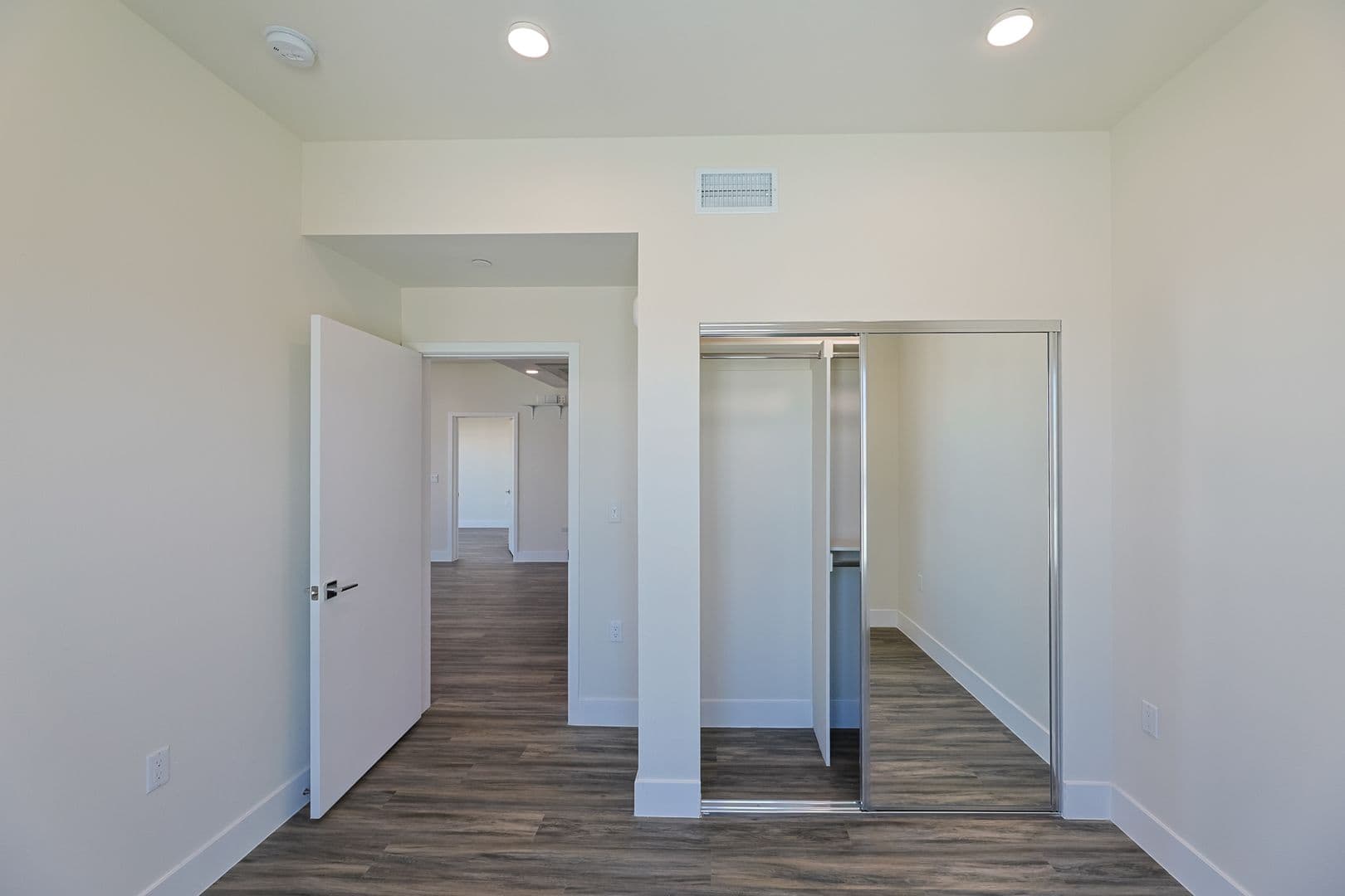 Los Angeles Apartment: 1037 Dewey Ave
