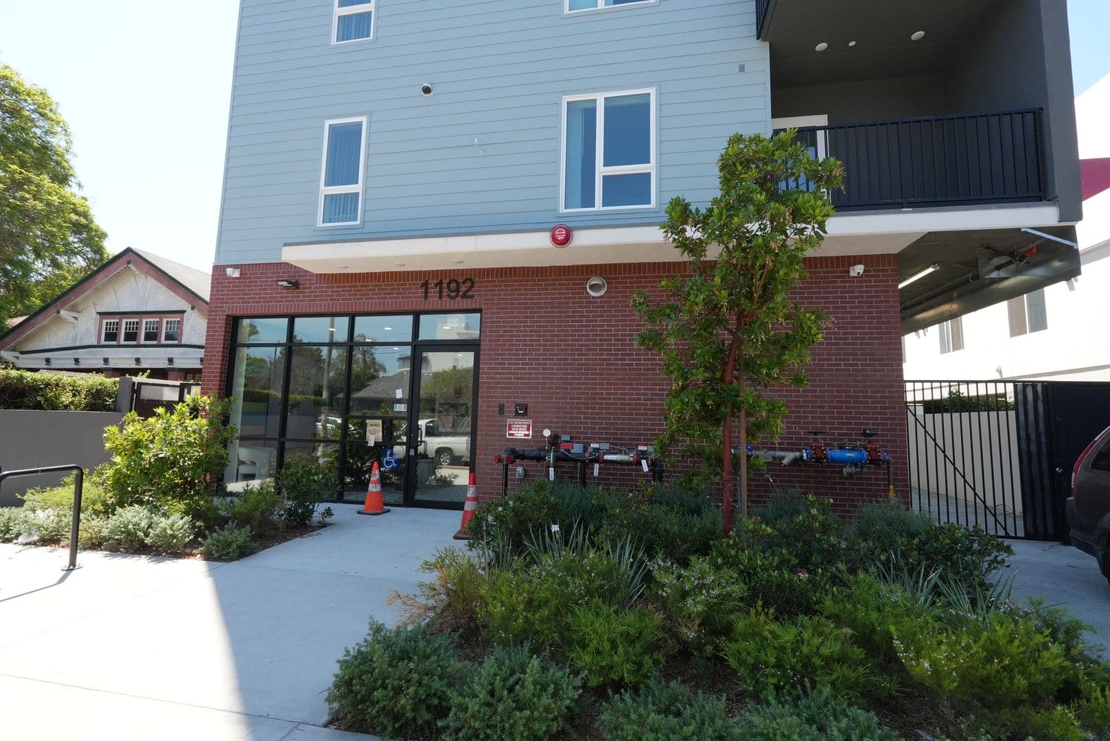 Los Angeles Apartment: 1192 W 35th St