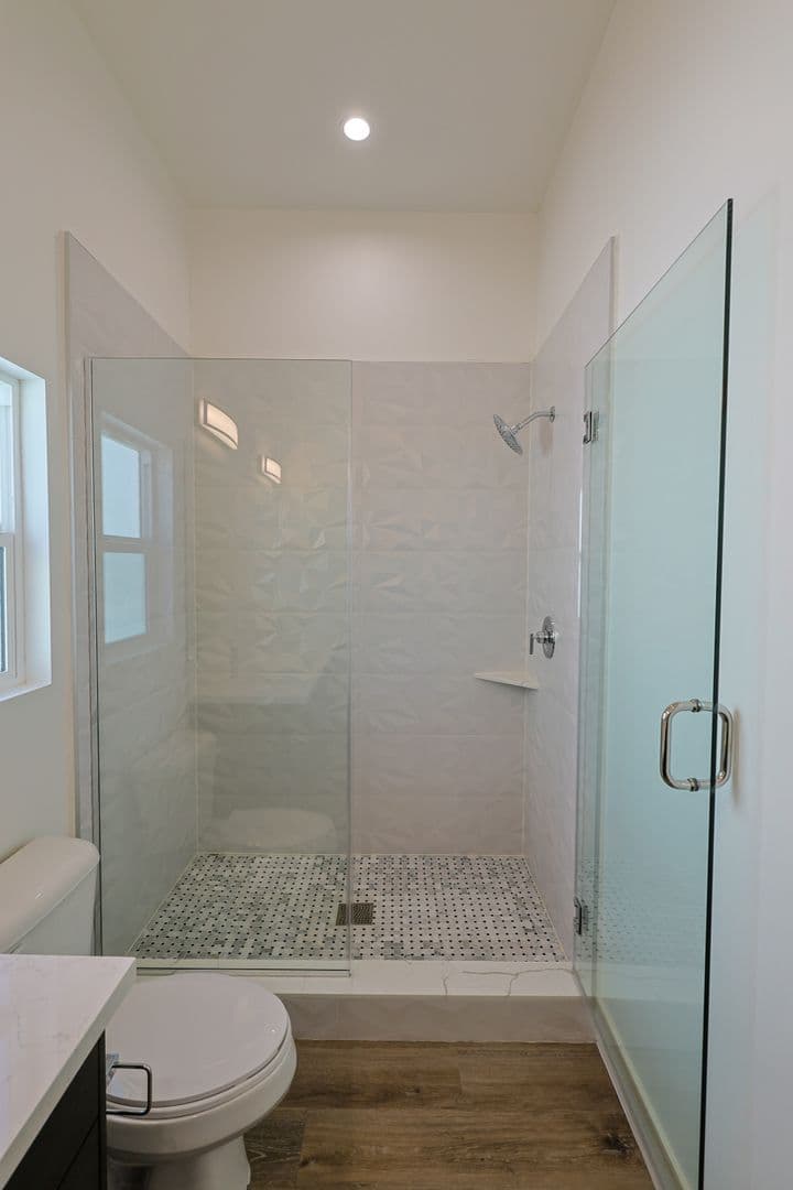 Los Angeles Apartment: 2616 Wellington Rd