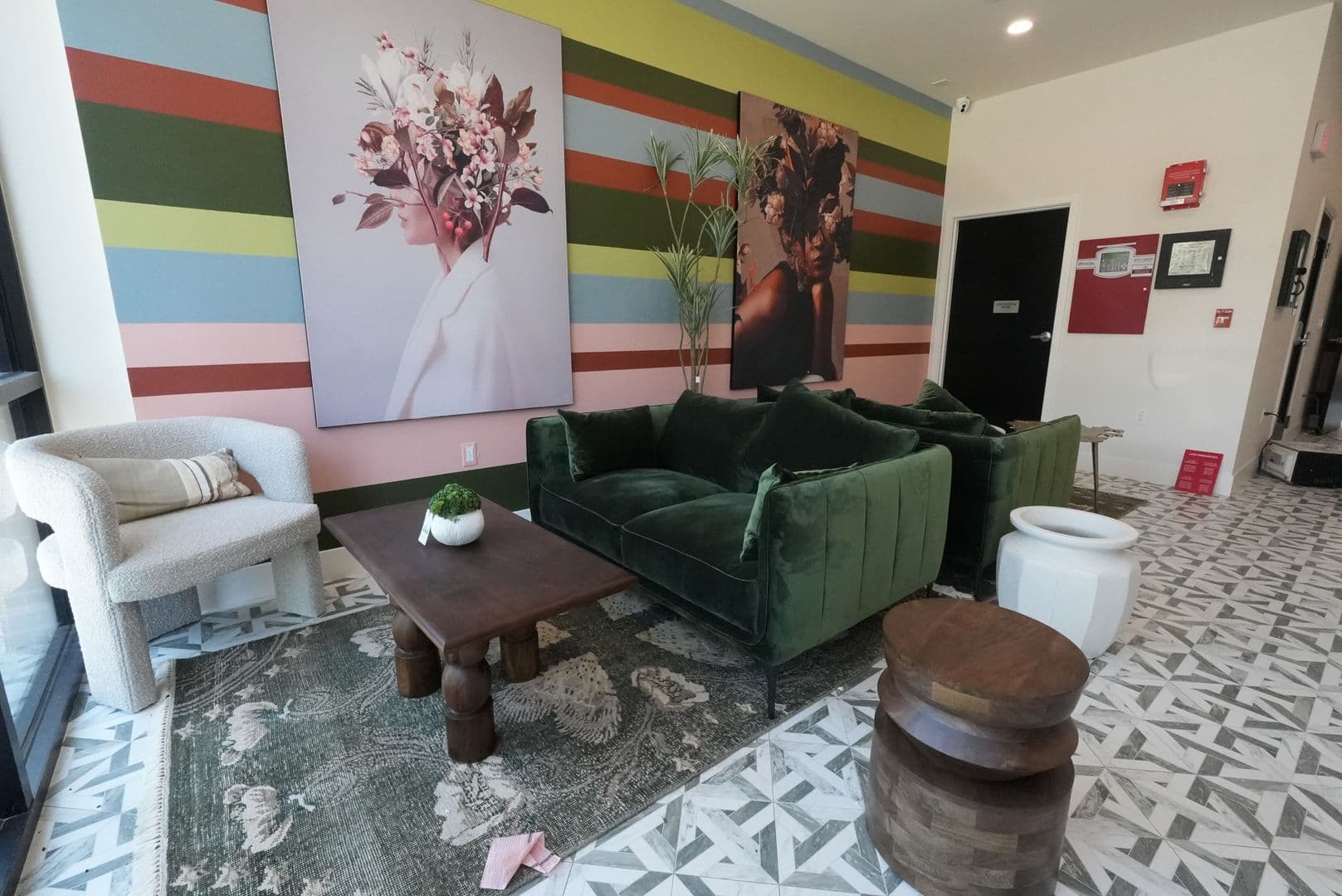 Los Angeles Apartment: 1192 W 35th St