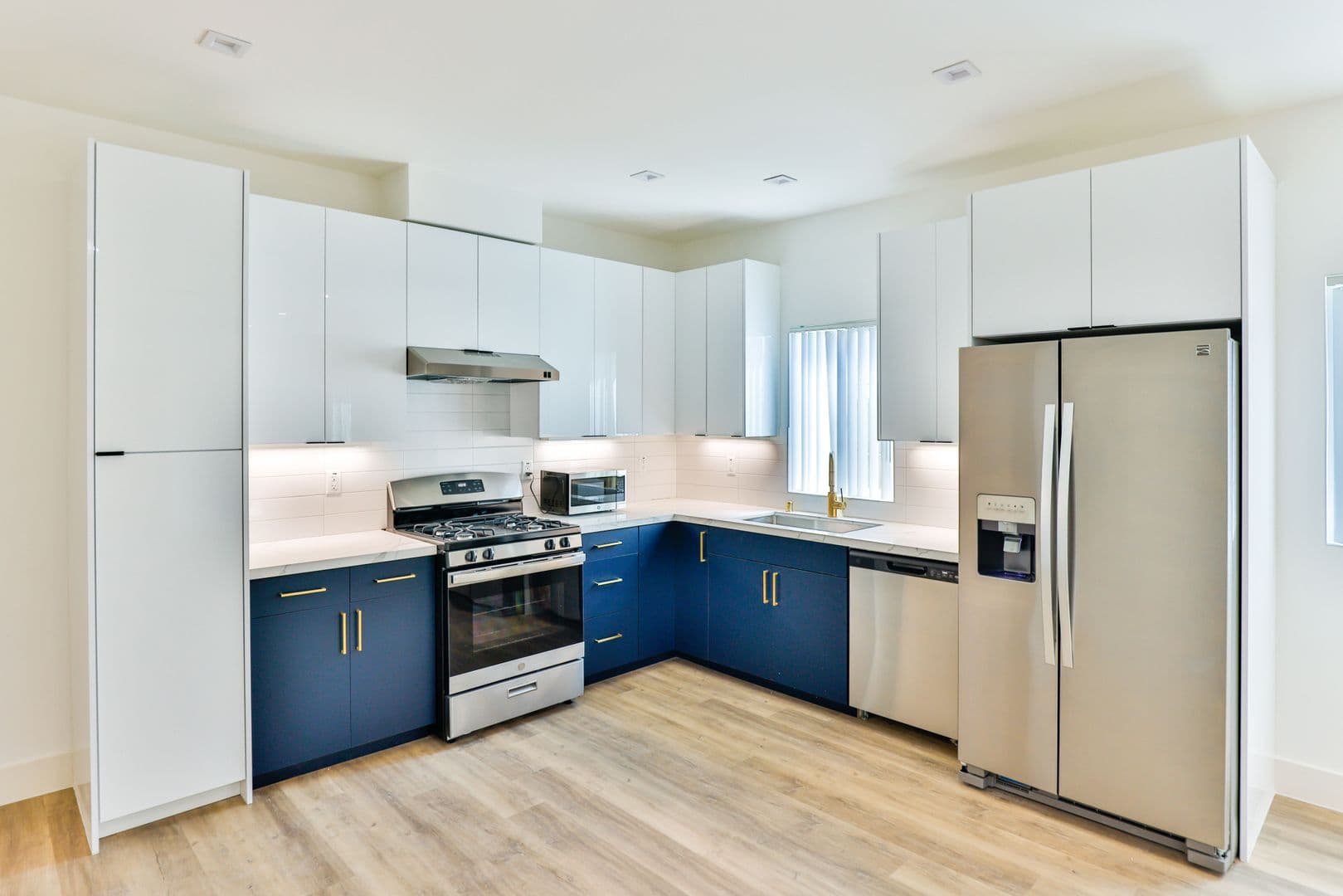 Los Angeles Apartment: 5536 Lexington Ave