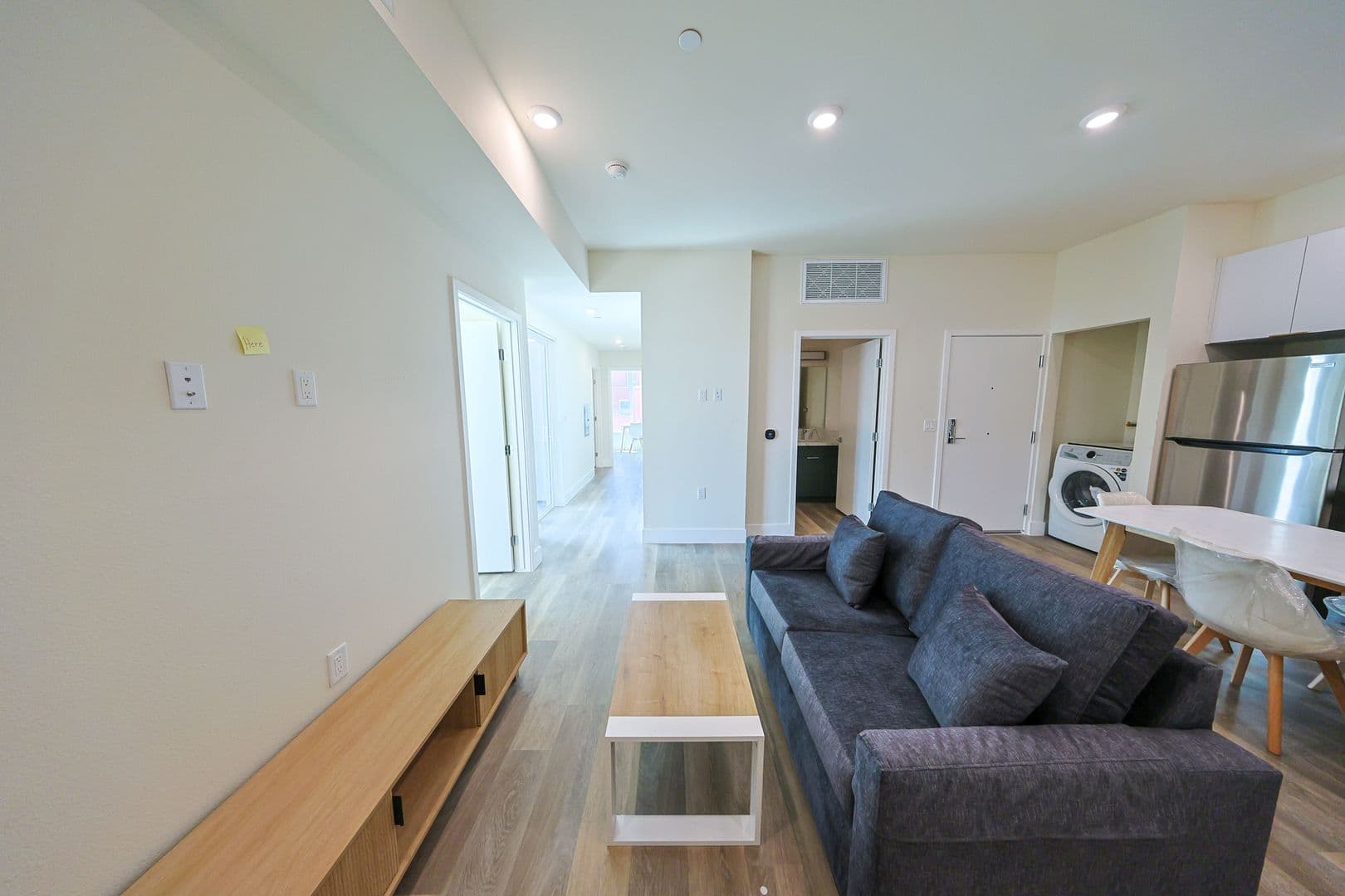 Los Angeles Apartment: 1317 W Jefferson Blvd