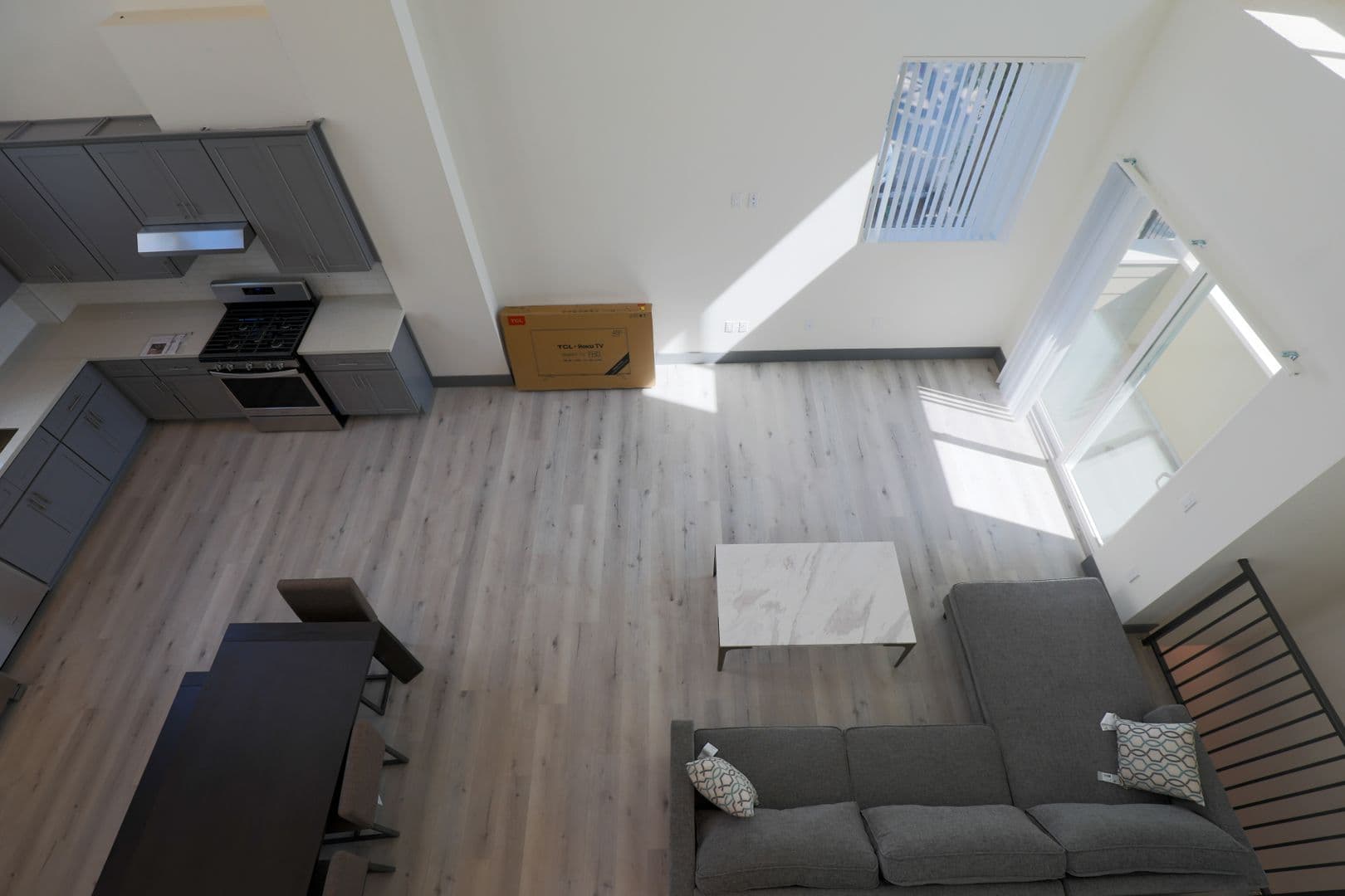 Los Angeles Apartment: 1180 W 37th Pl