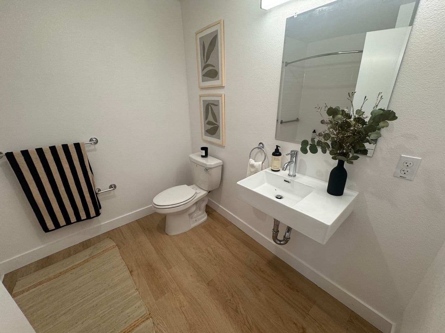 Los Angeles Apartment: 4973 W 21st Street