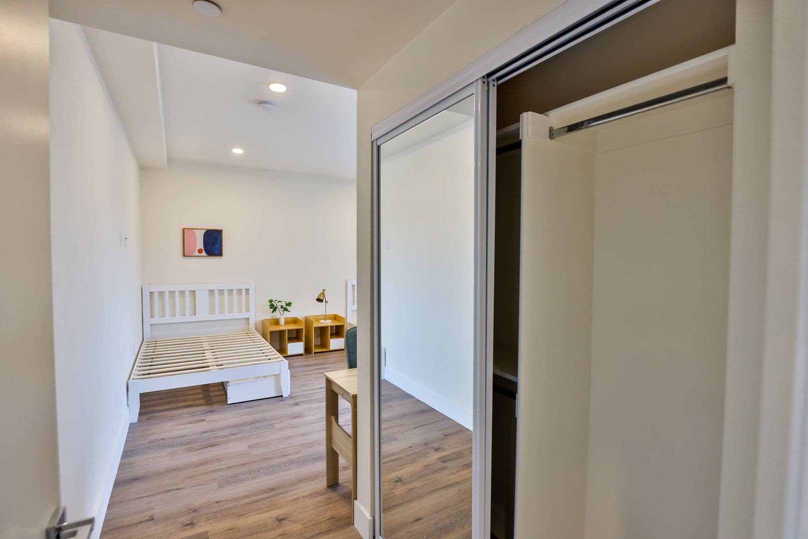 Los Angeles Apartment: 1164 W 37th Pl