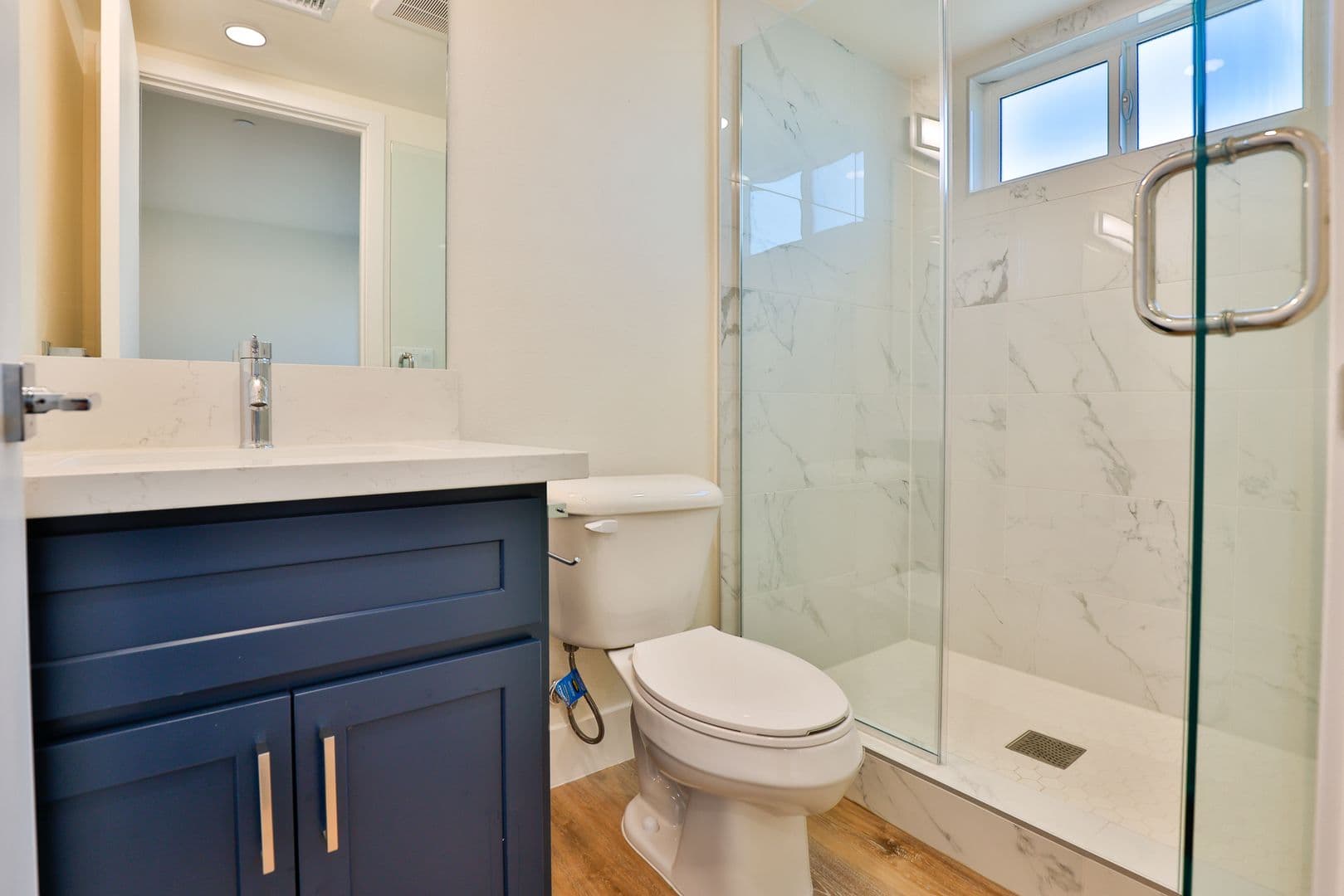Los Angeles Apartment: 1164 W 37th Pl