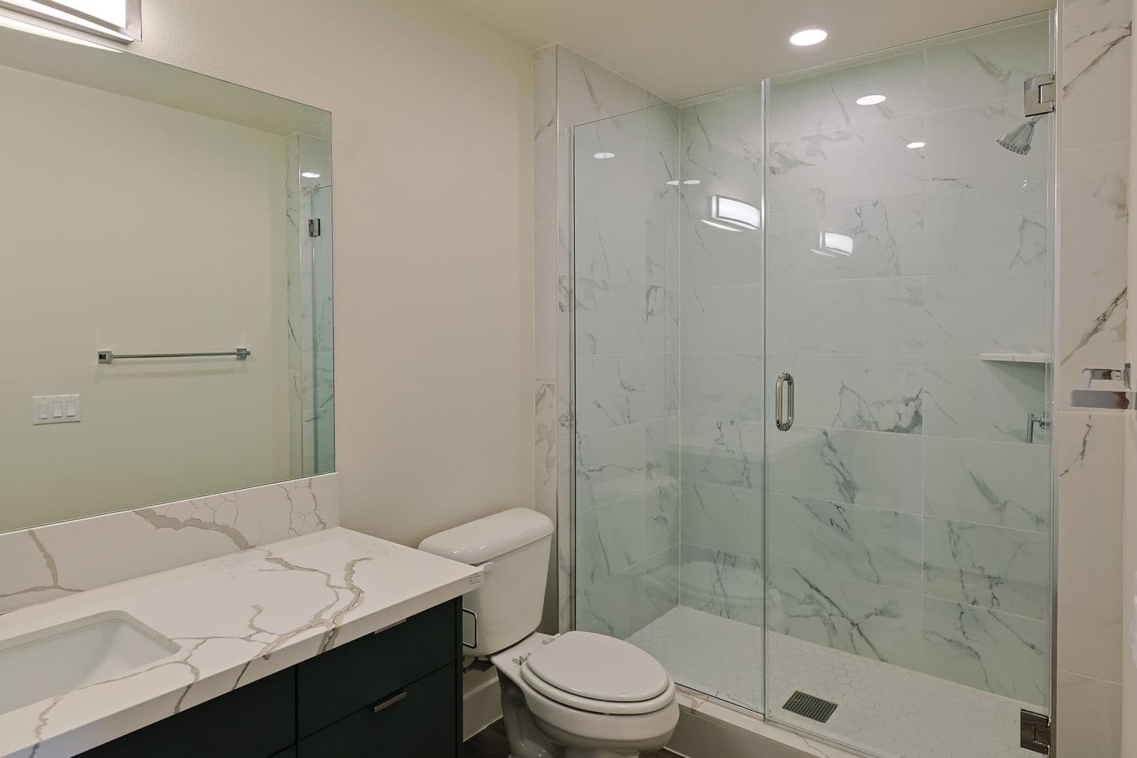 Los Angeles Apartment: 1037 Dewey Ave