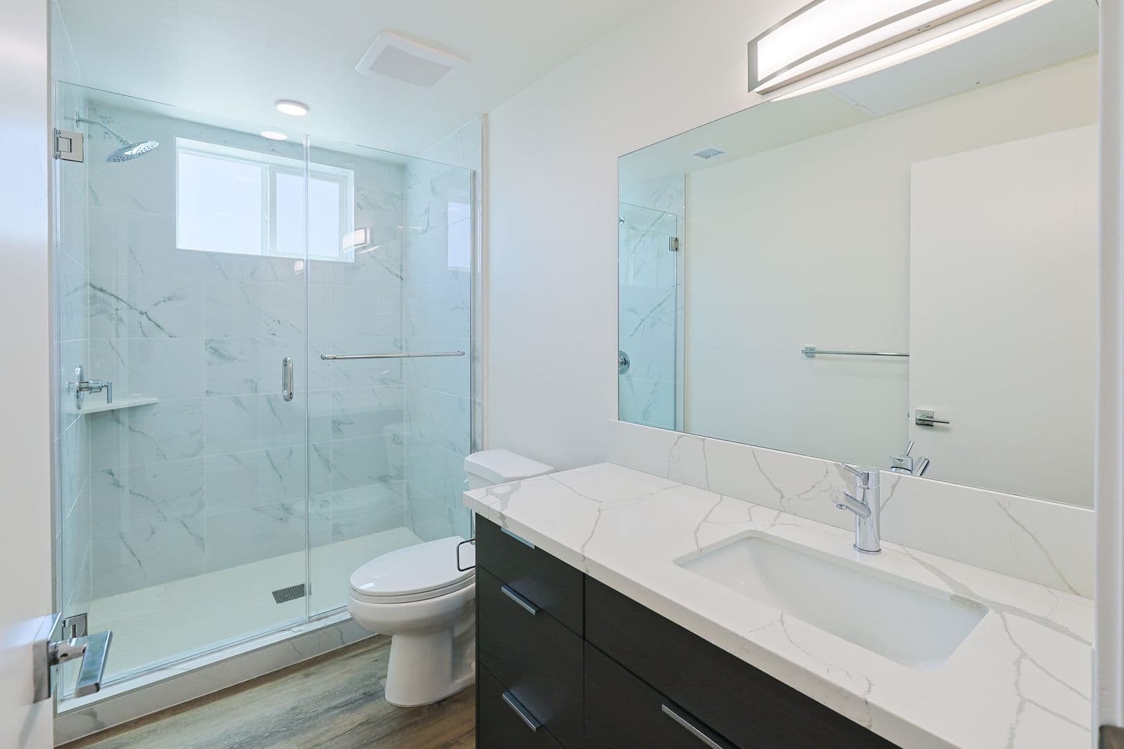 Los Angeles Apartment: 1189 W 37th Pl