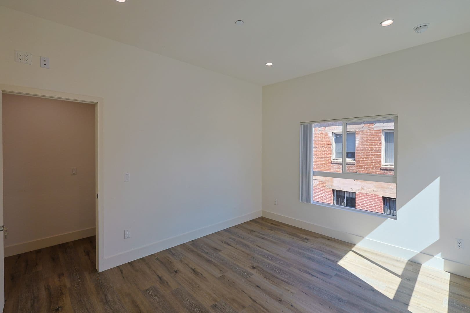 Los Angeles Apartment: 2616 Wellington Rd