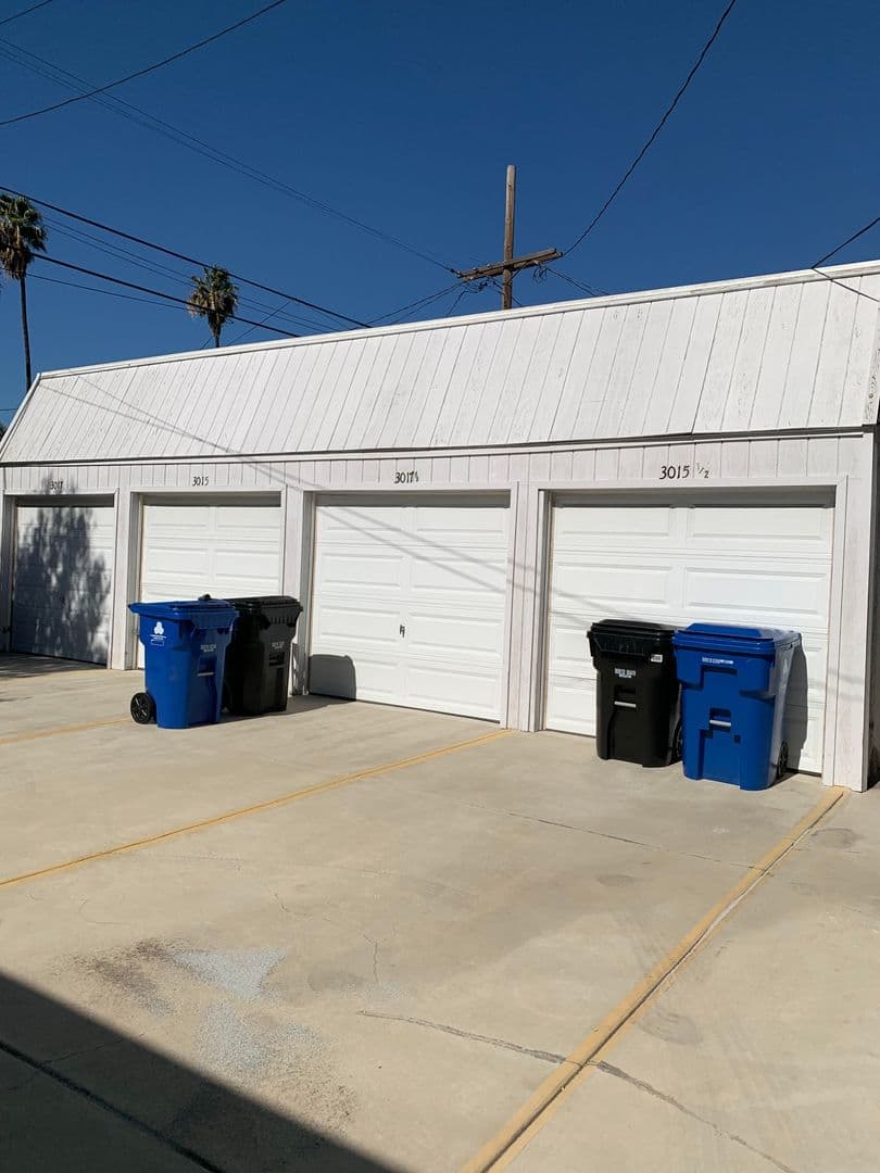 Los Angeles Apartment: 3015 Virginia Rd