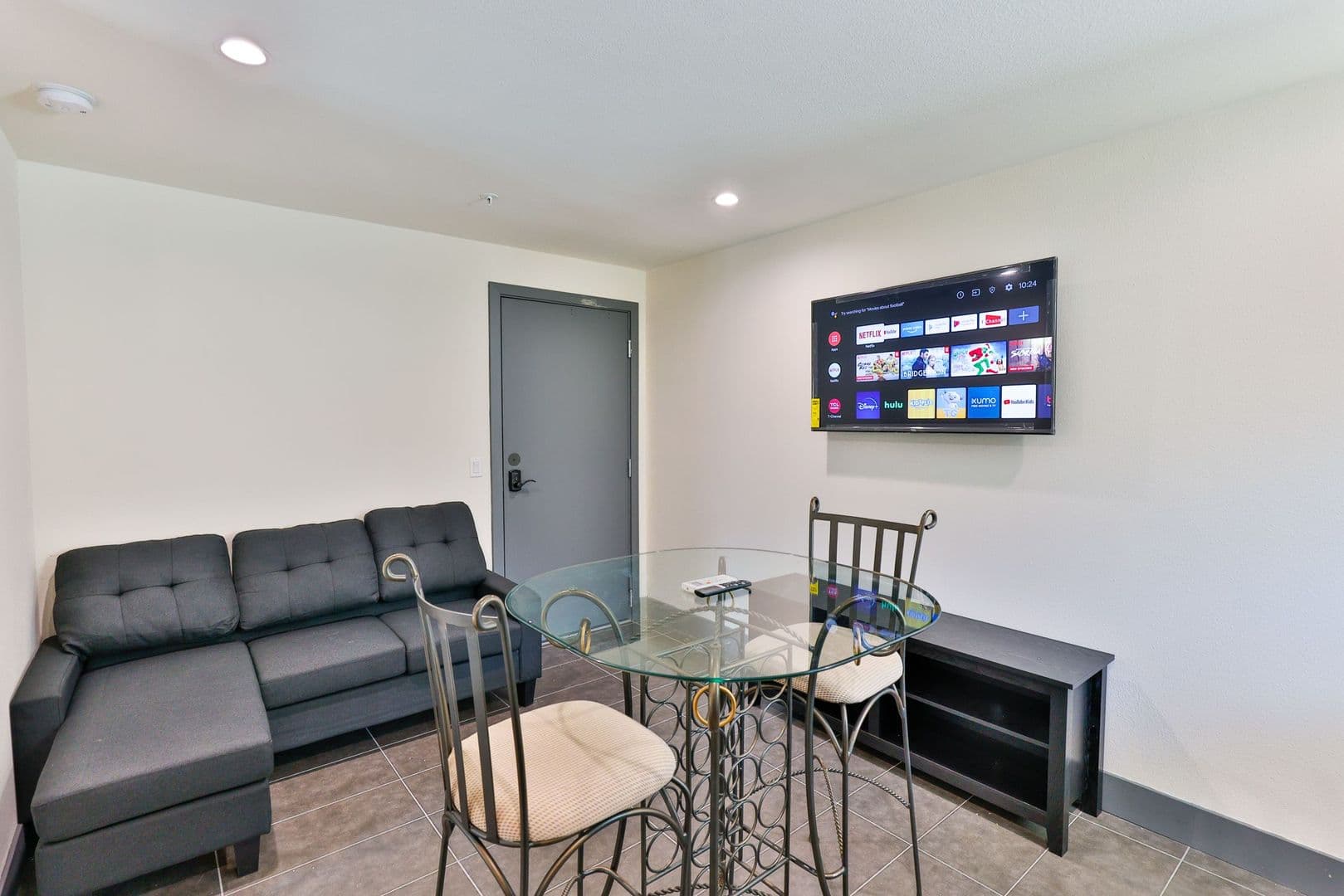 Los Angeles Apartment: 1155 W 36th Pl