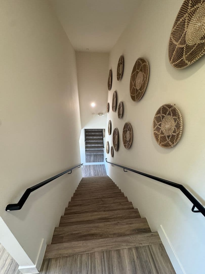 Los Angeles Apartment: 1310 S Gramercy Pl
