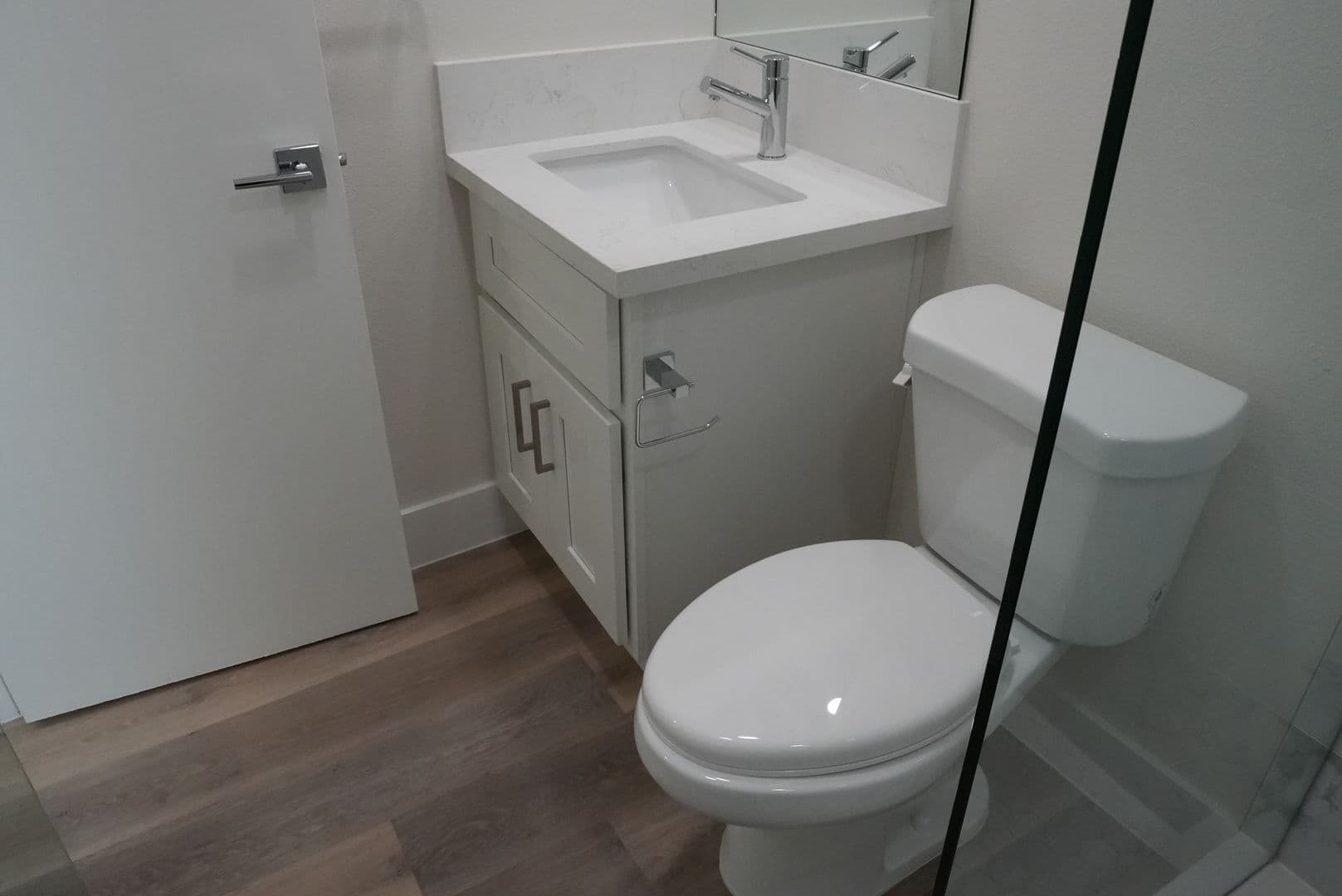 Los Angeles Apartment: 1352 W 29th St
