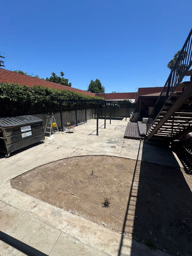 Los Angeles Apartment: 1310 S Gramercy Pl