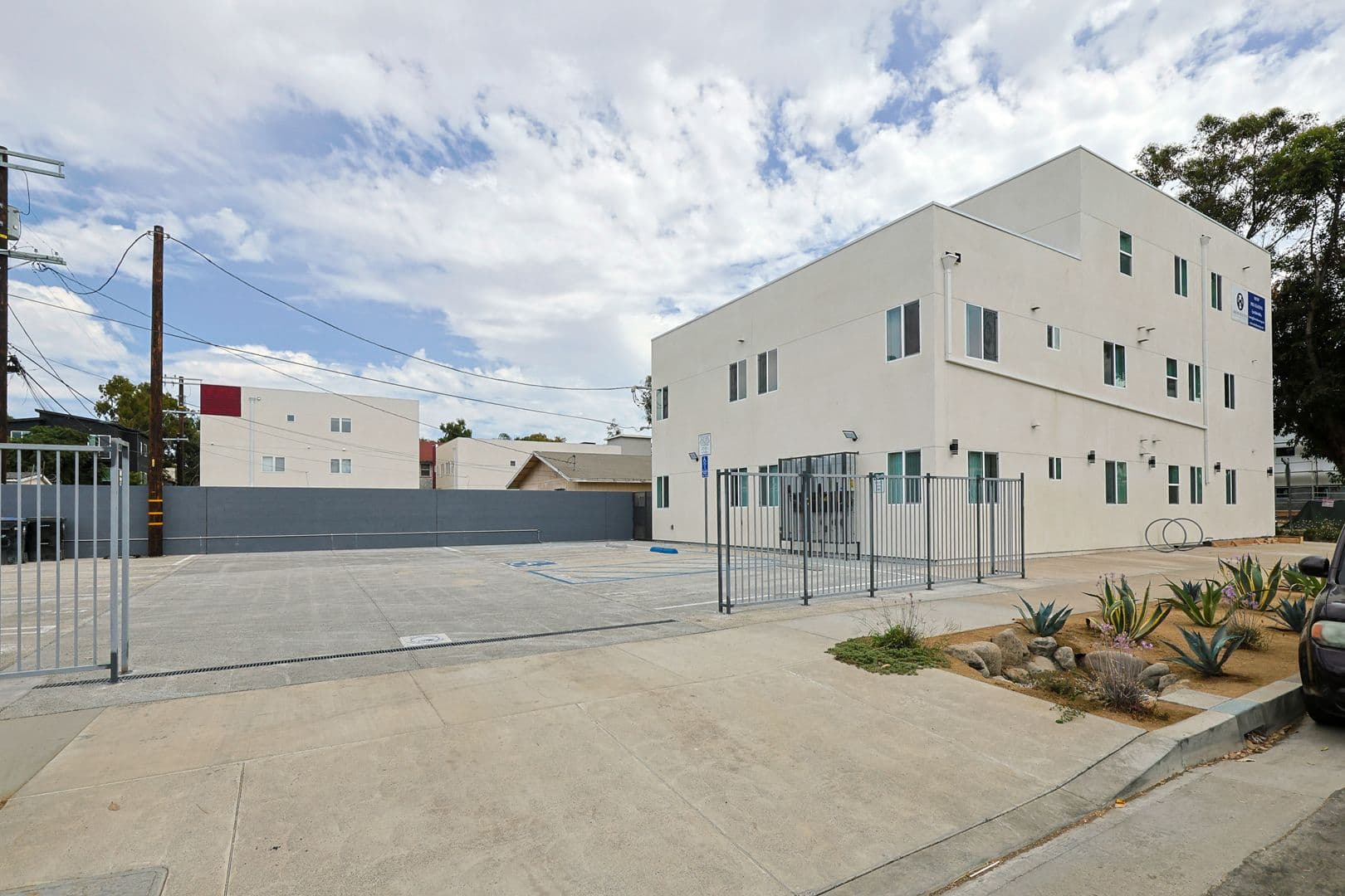 Los Angeles Apartment: 1189 W 37th Pl