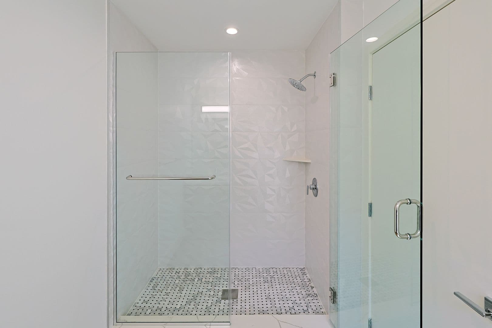 Los Angeles Apartment: 2616 Wellington Rd