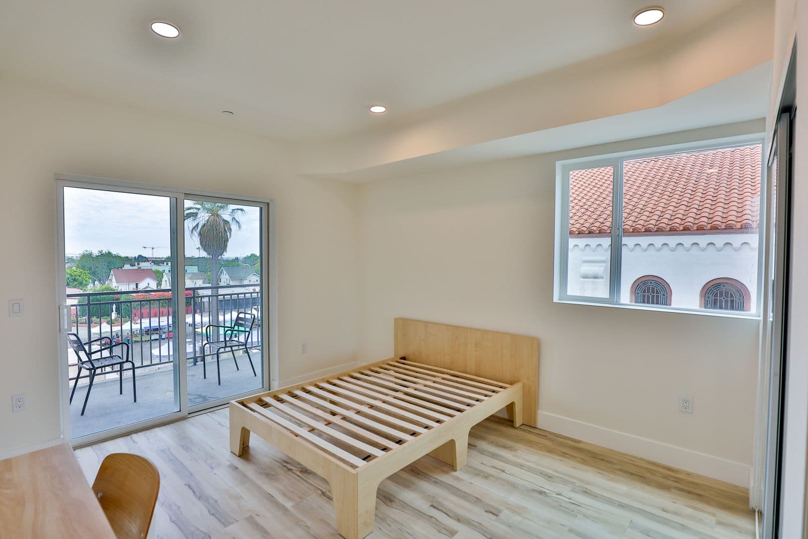 Los Angeles Apartment: 1421 W Adams Blvd