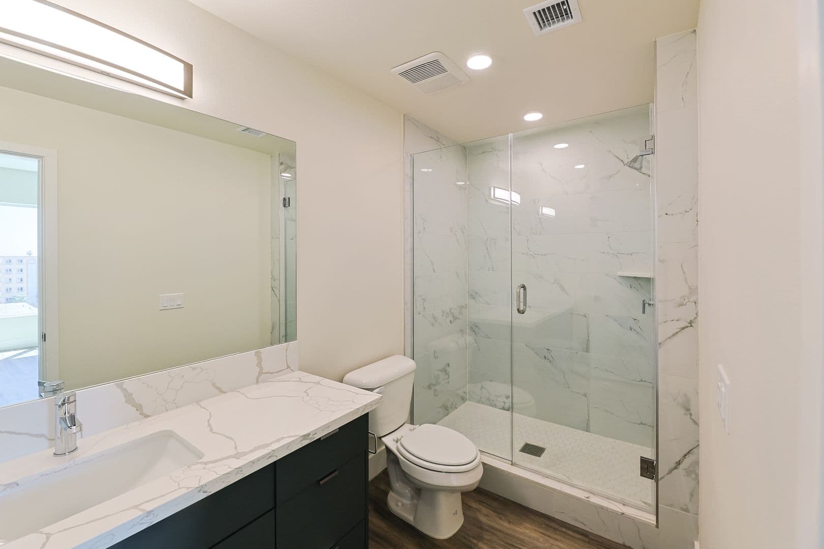 Los Angeles Apartment: 1037 Dewey Ave