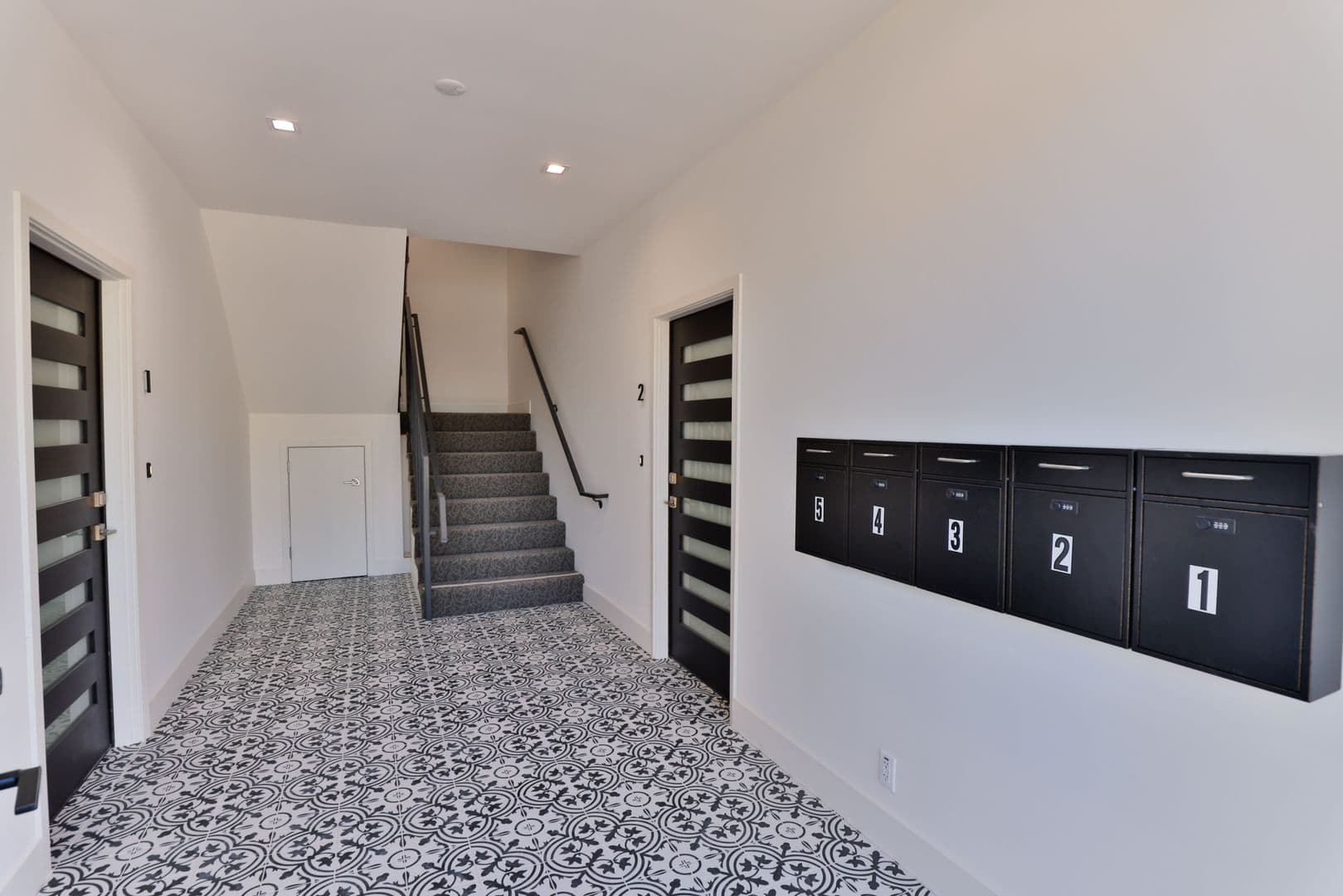 Los Angeles Apartment: 5536 Lexington Ave