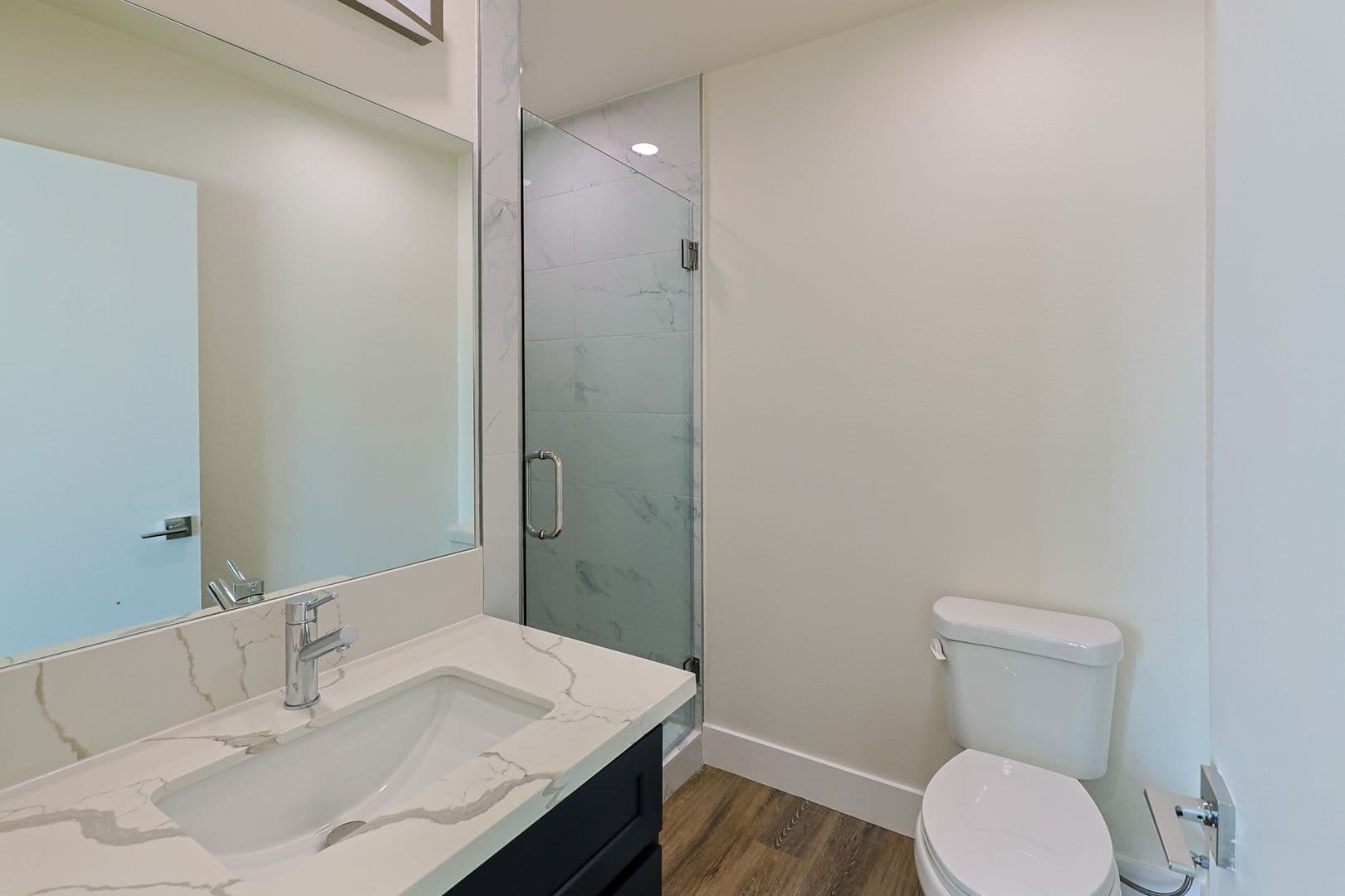 Los Angeles Apartment: 1118 W 37th Dr