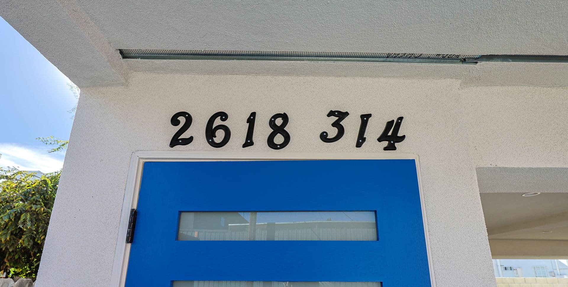 Los Angeles Apartment: 2616 Wellington Rd