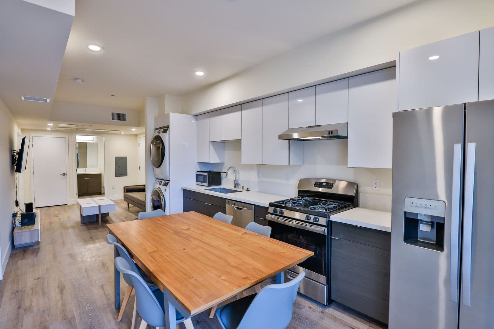 Los Angeles Apartment: 1164 W 37th Pl