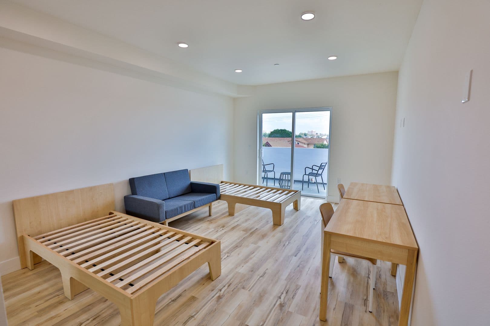 Los Angeles Apartment: 1421 W Adams Blvd