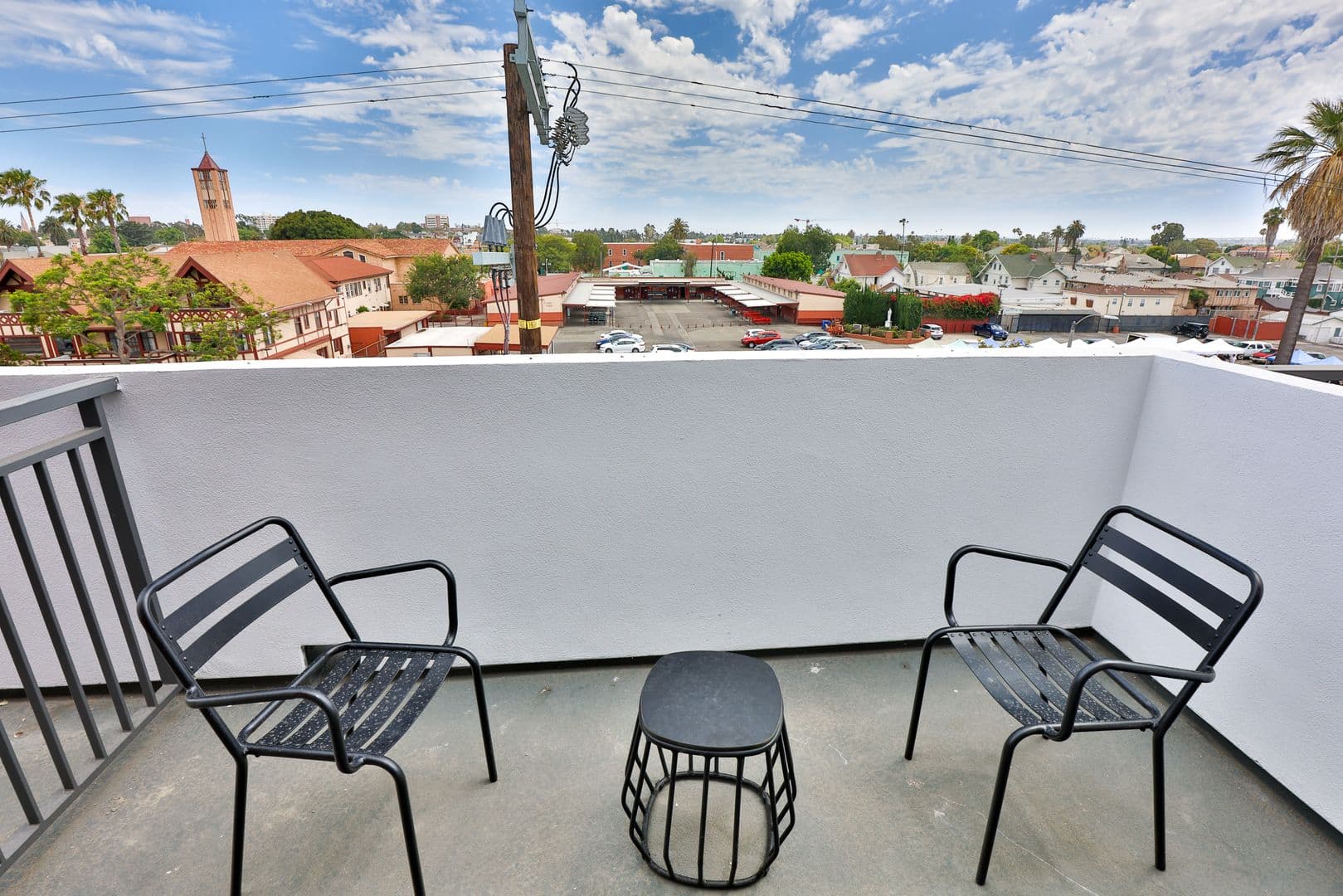 Los Angeles Apartment: 1421 W Adams Blvd