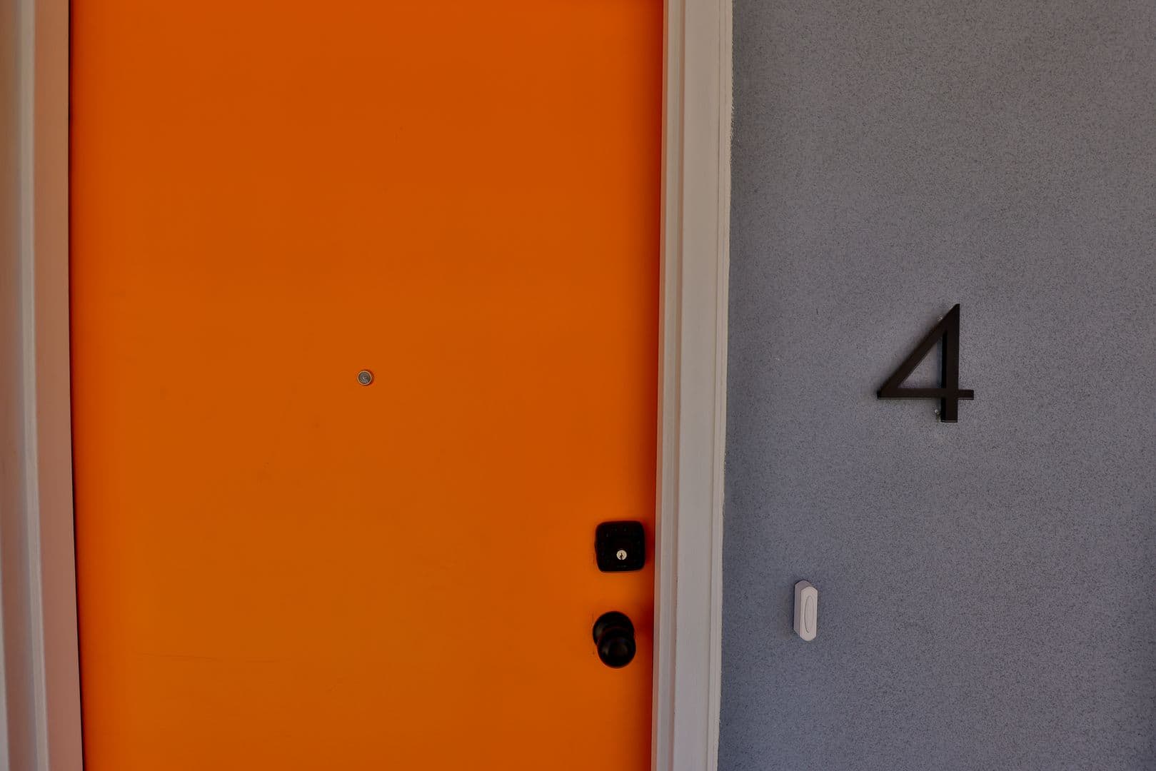 Los Angeles Apartment: 1118 W 37th Dr