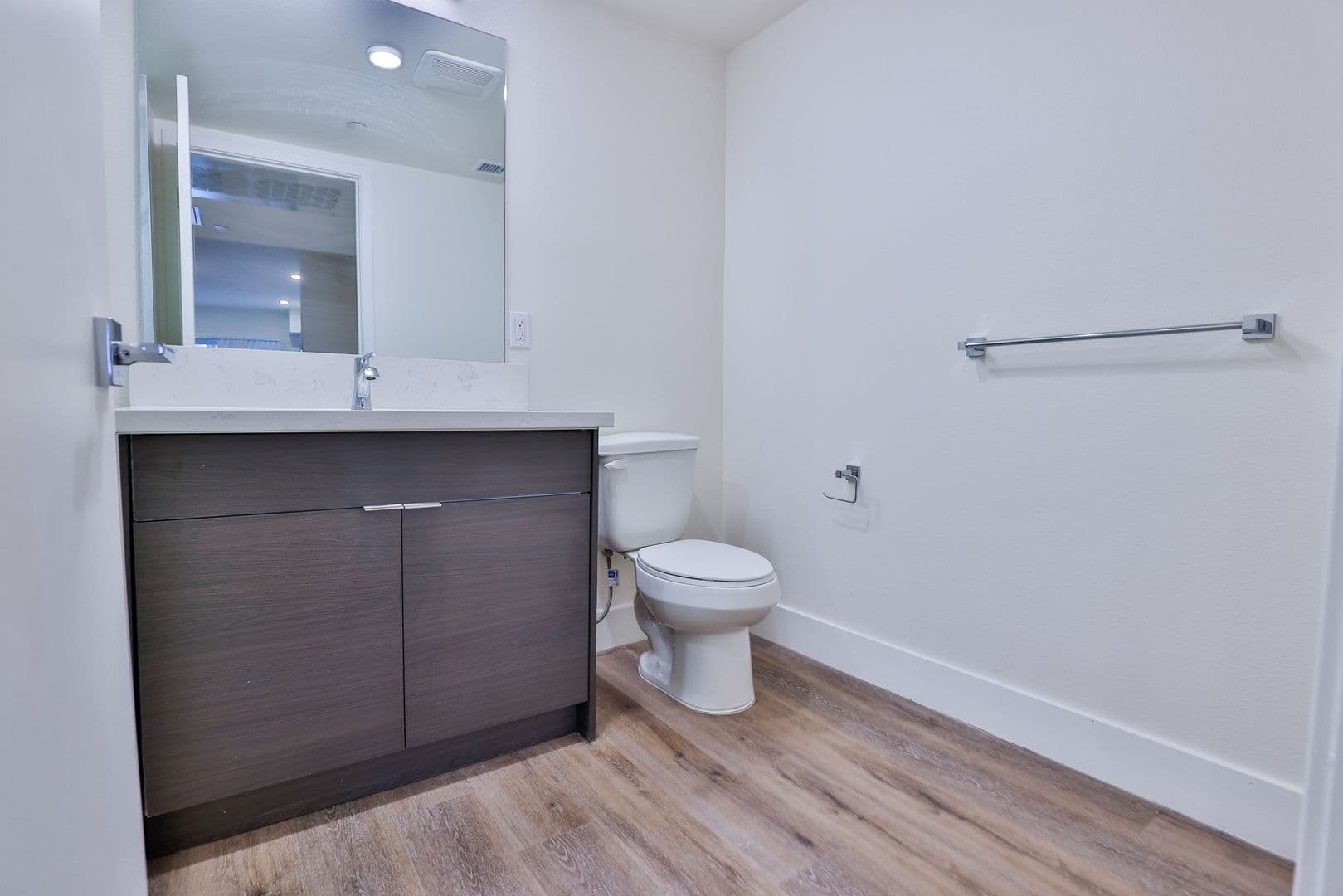 Los Angeles Apartment: 1164 W 37th Pl