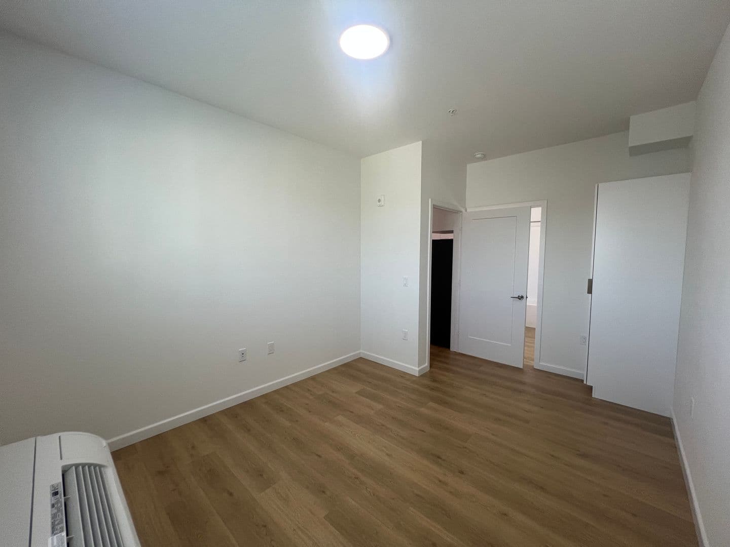 Los Angeles Apartment: 2900 S Orange Dr