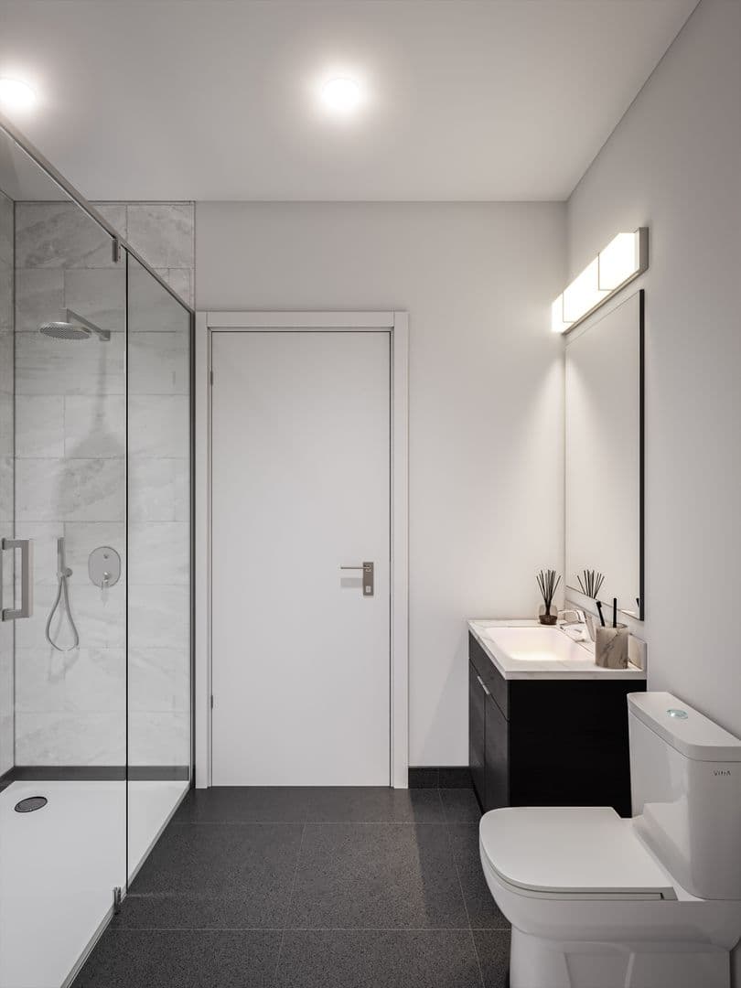 Los Angeles Apartment: 1352 W 29th St