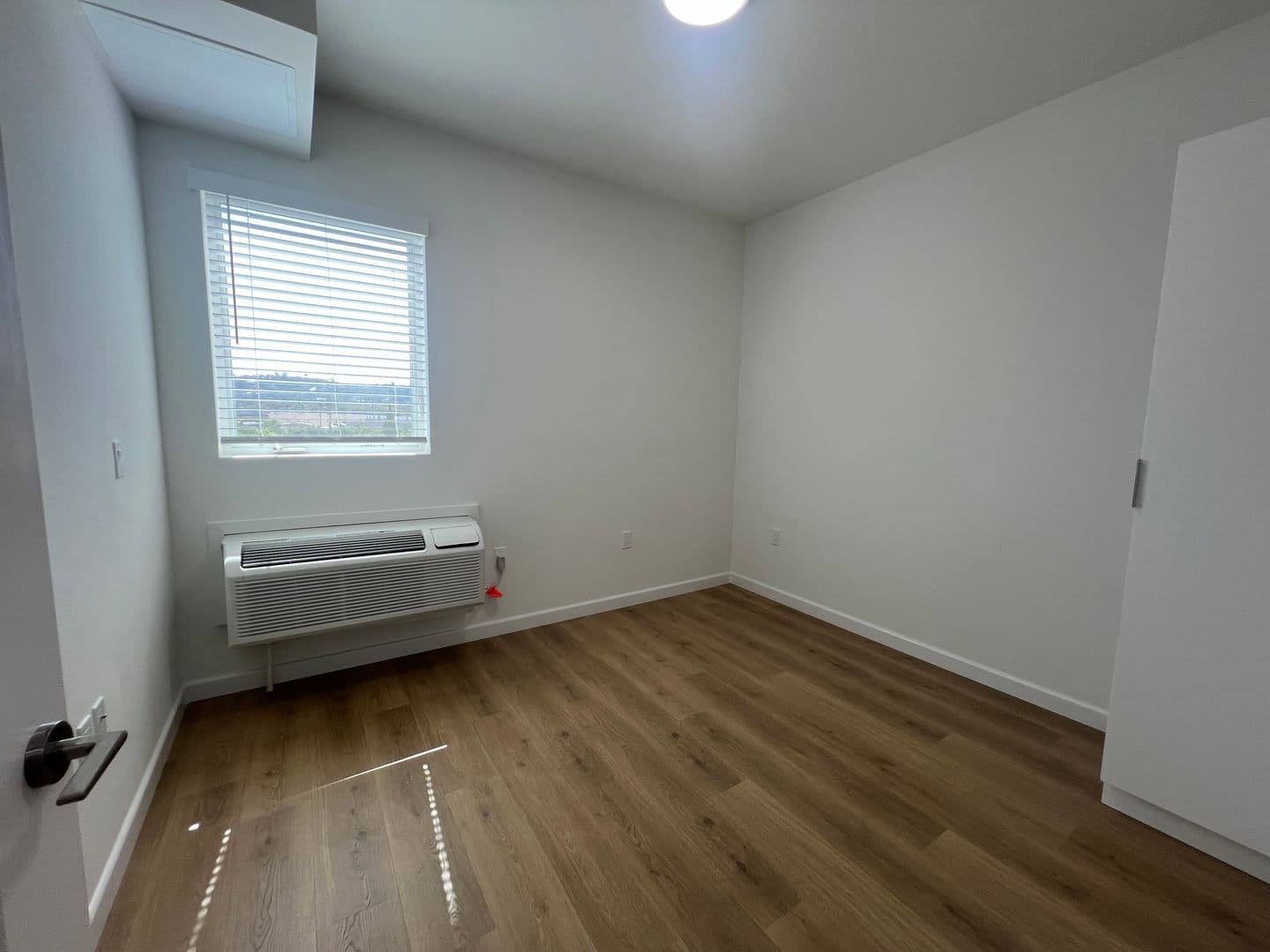 Los Angeles Apartment: 2900 S Orange Dr