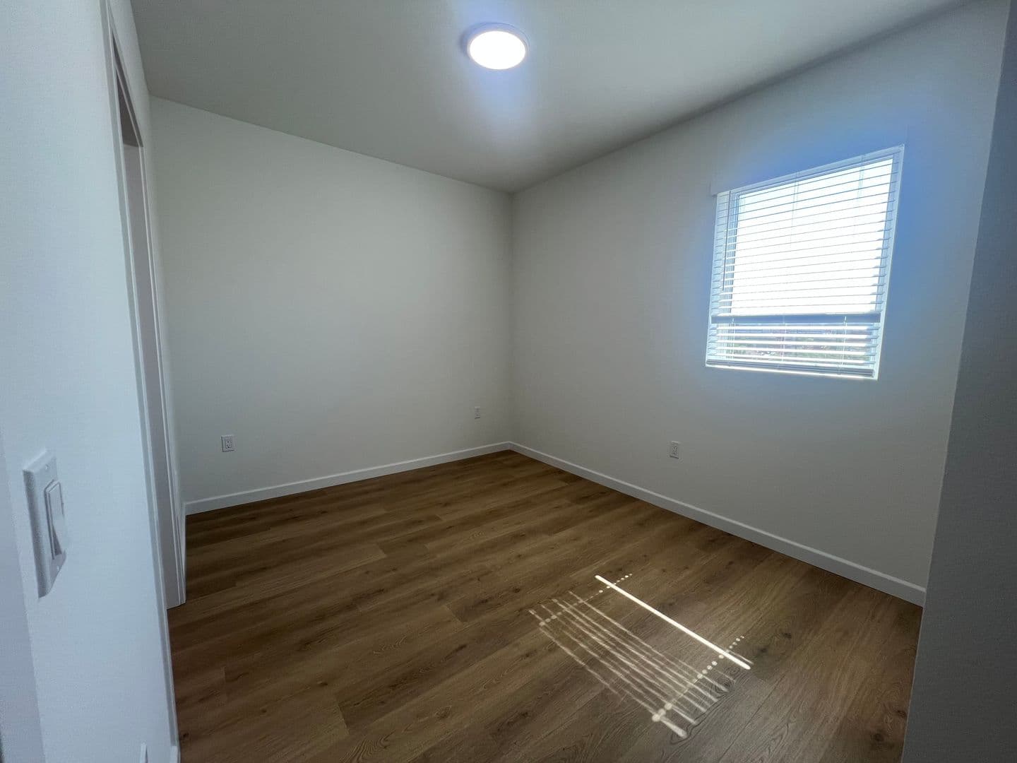 Los Angeles Apartment: 2900 S Orange Dr
