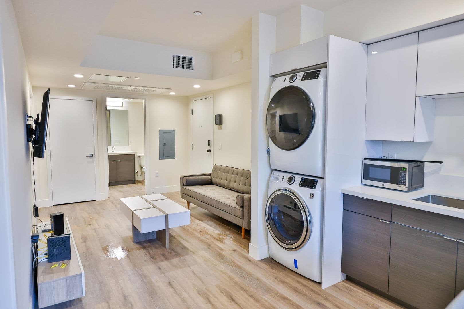 Los Angeles Apartment: 1164 W 37th Pl