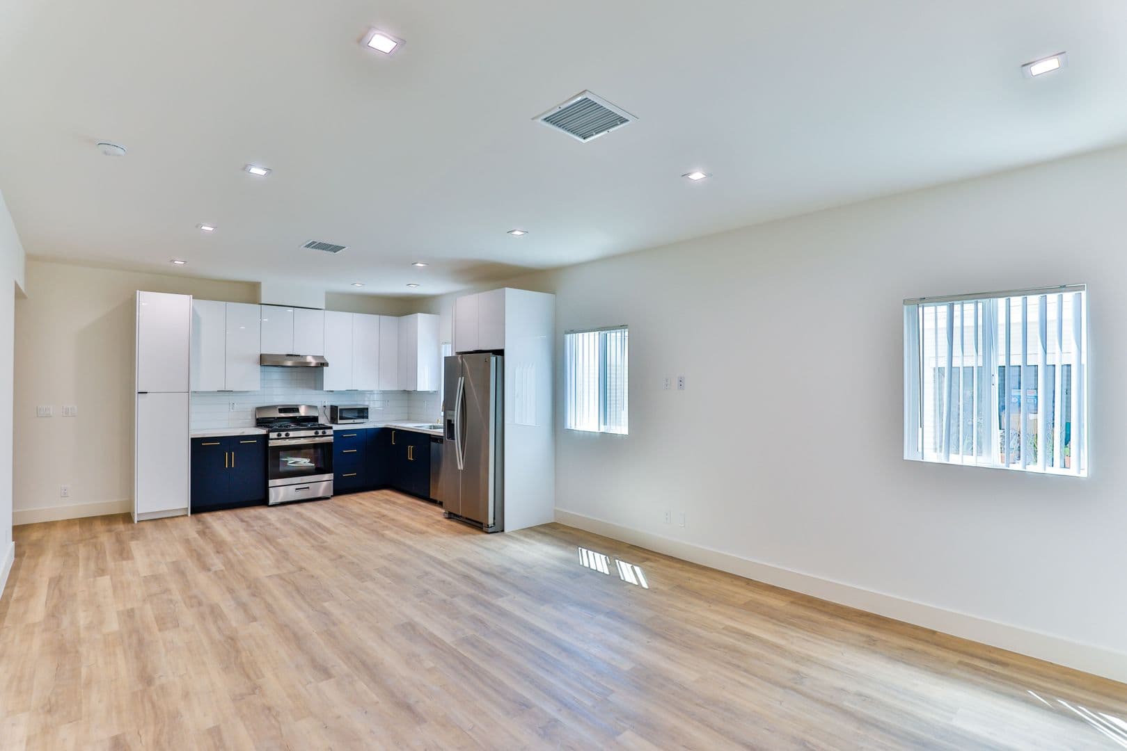 Los Angeles Apartment: 5536 Lexington Ave