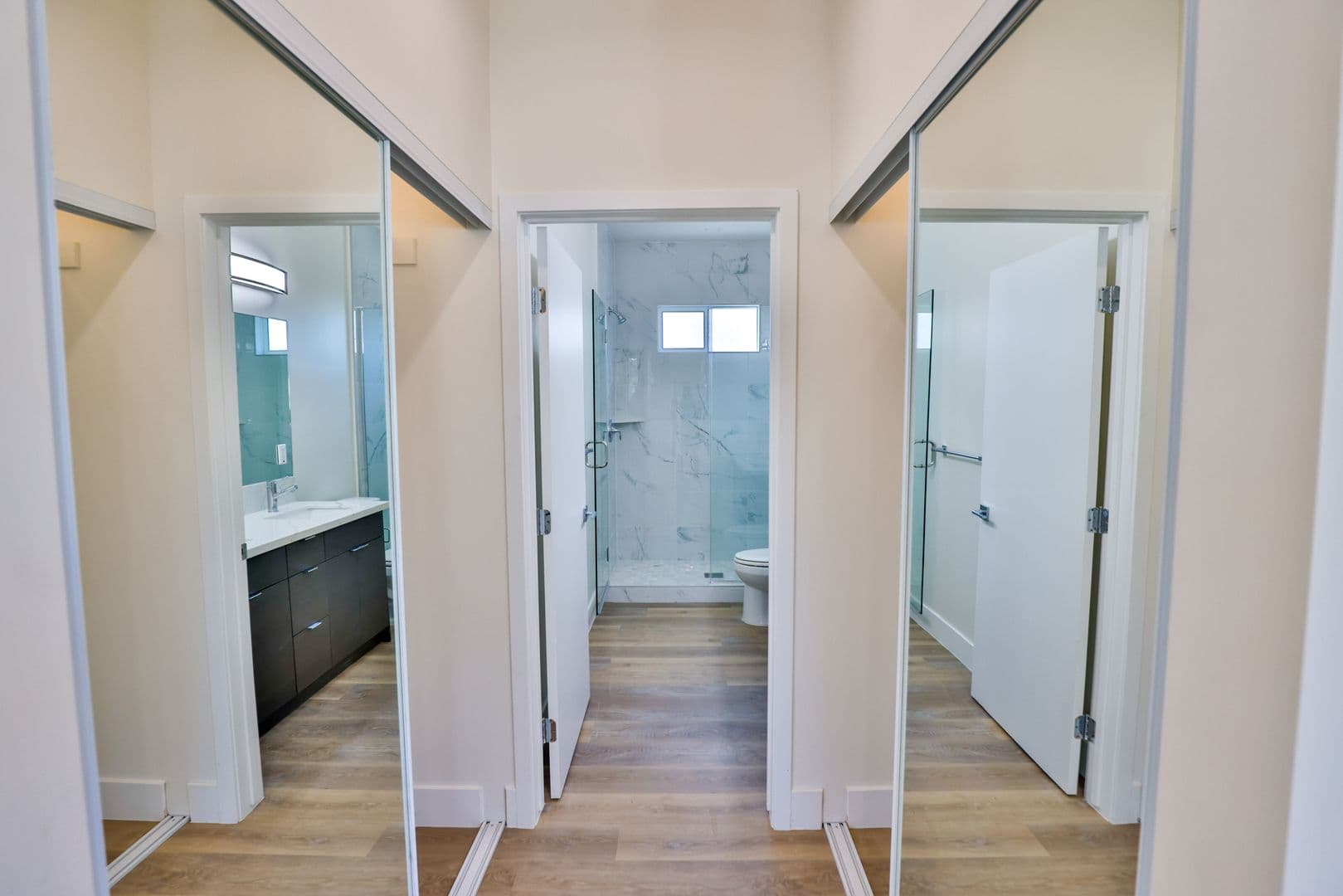 Los Angeles Apartment: 5536 Lexington Ave