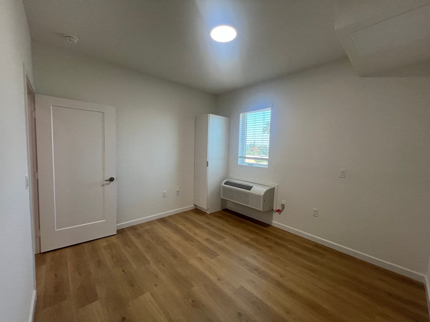 Los Angeles Apartment: 2900 S Orange Dr