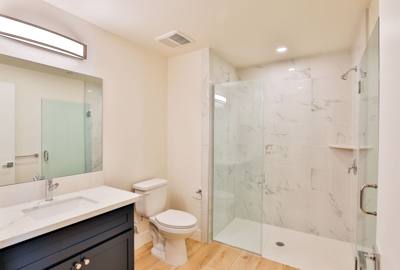 Los Angeles Apartment: 1073 Exposition Blvd