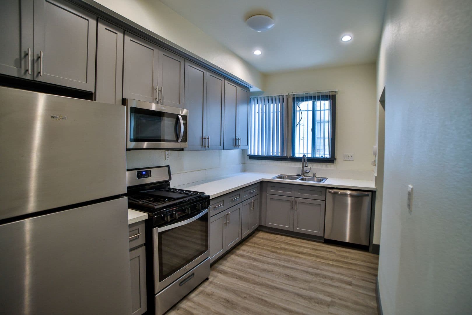 Los Angeles Apartment: 3015 Virginia Rd