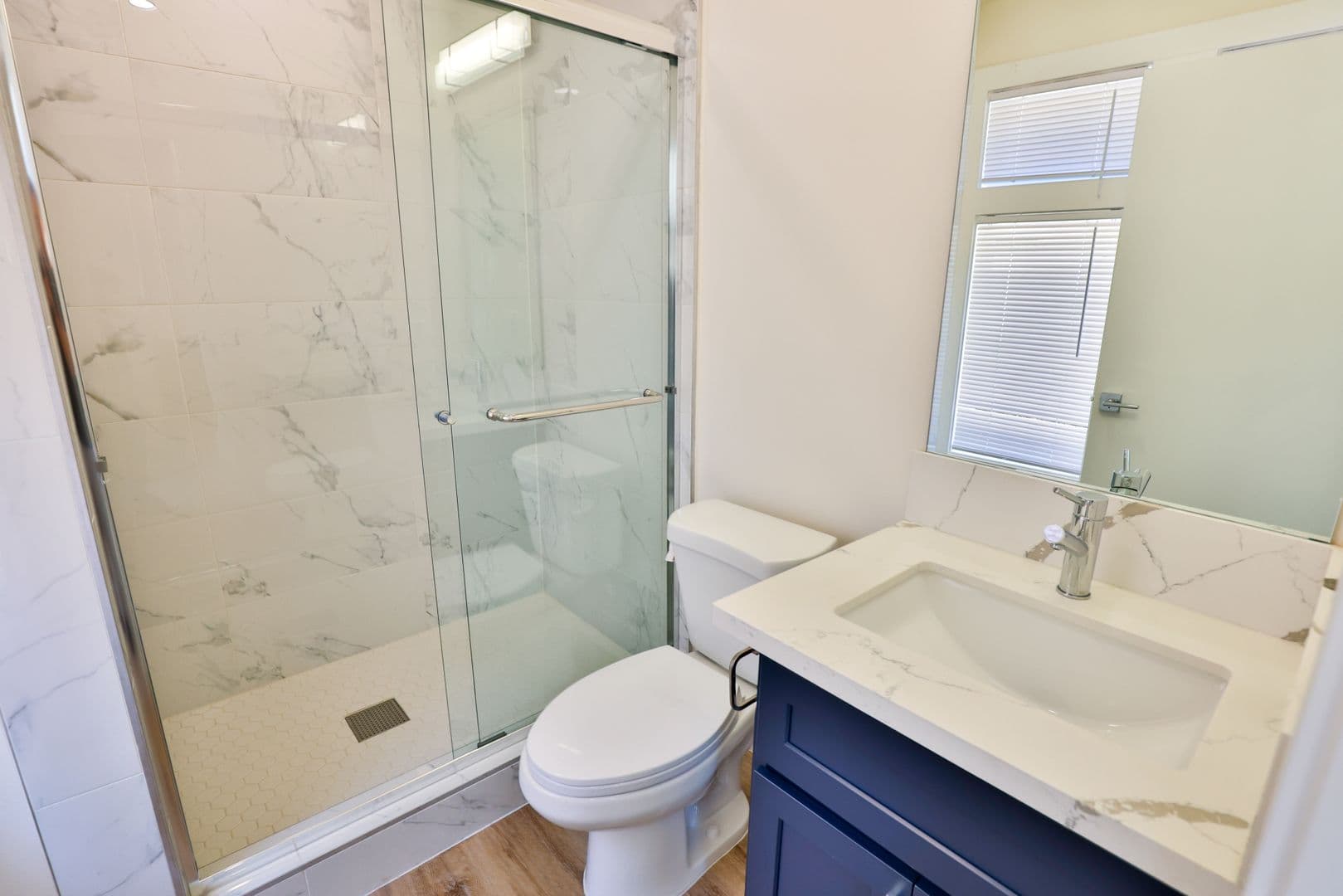 Los Angeles Apartment: 1426 W 27th St