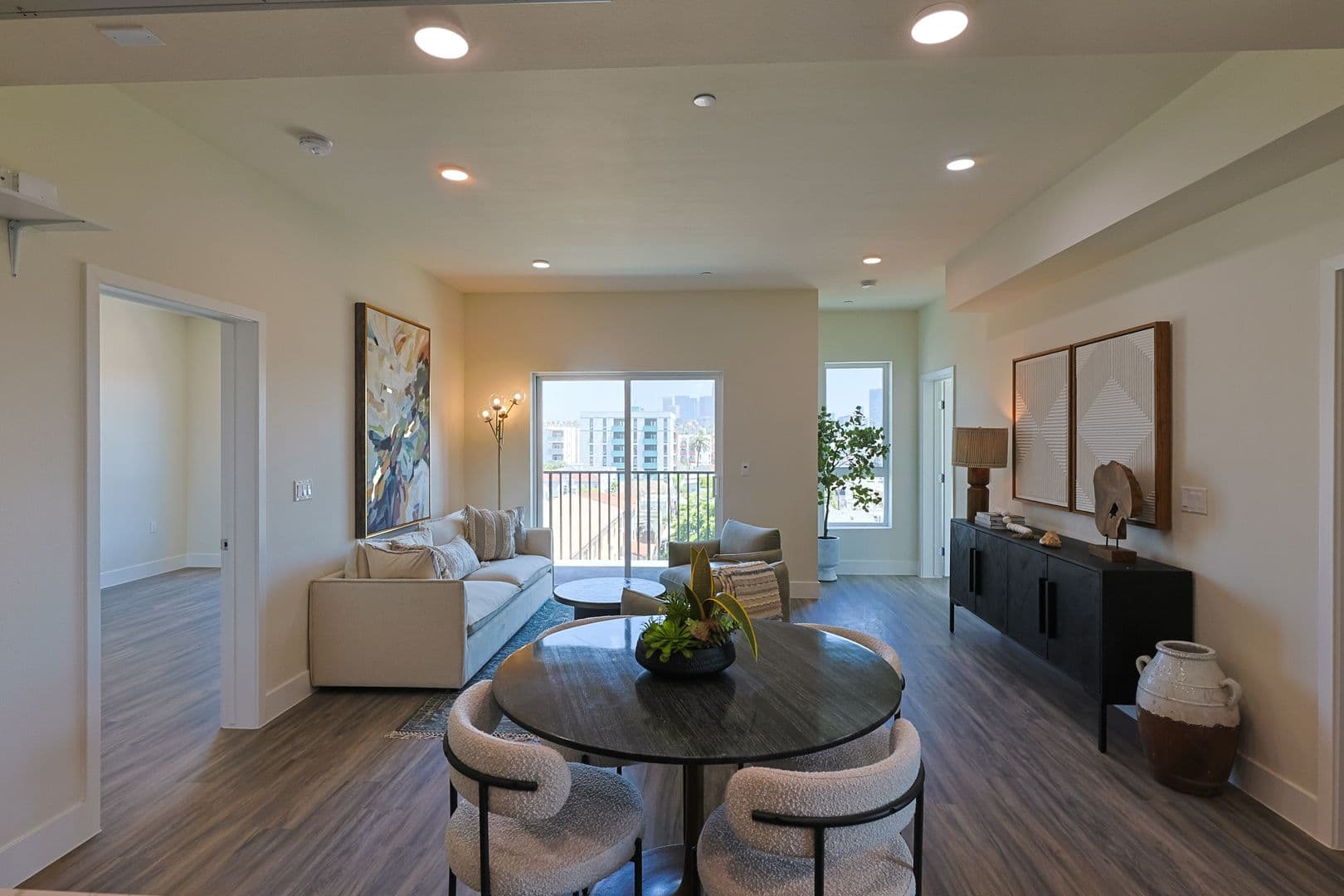 Los Angeles Apartment: 1037 Dewey Ave