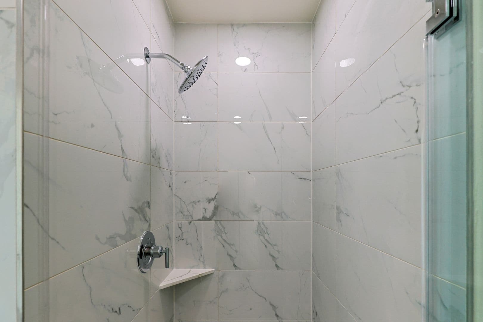 Los Angeles Apartment: 1118 W 37th Dr