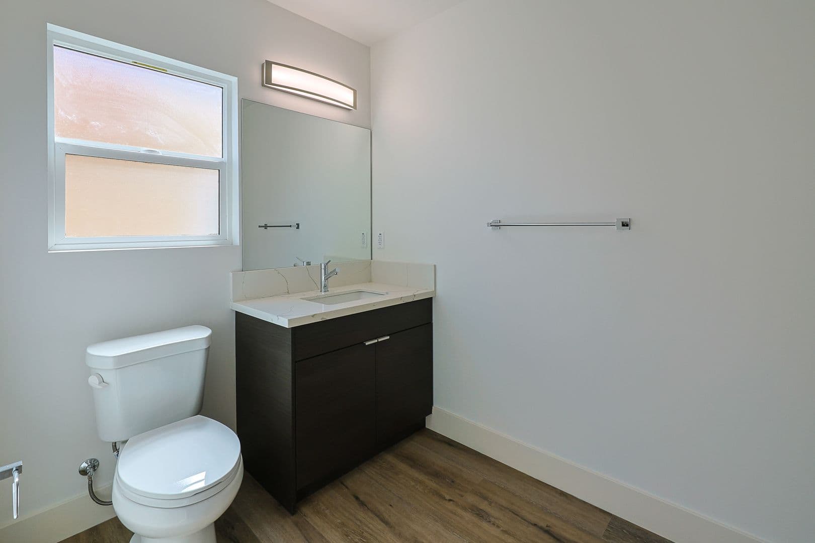 Los Angeles Apartment: 2616 Wellington Rd