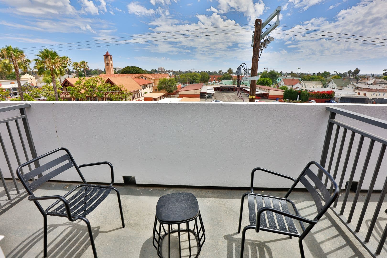 Los Angeles Apartment: 1421 W Adams Blvd