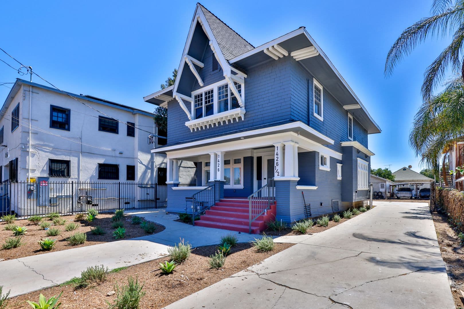 Los Angeles Apartment: 1426 W 27th St